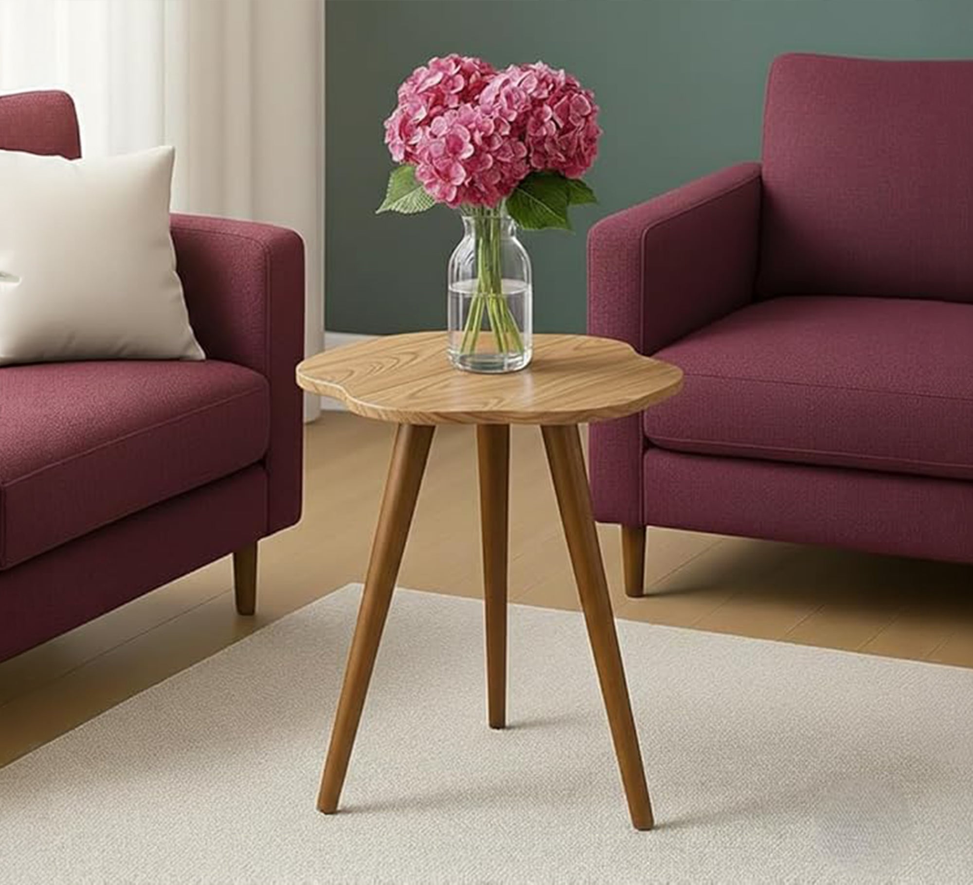 A table that combines elegance with a warm design - Vitrine Furniture - Side Tables