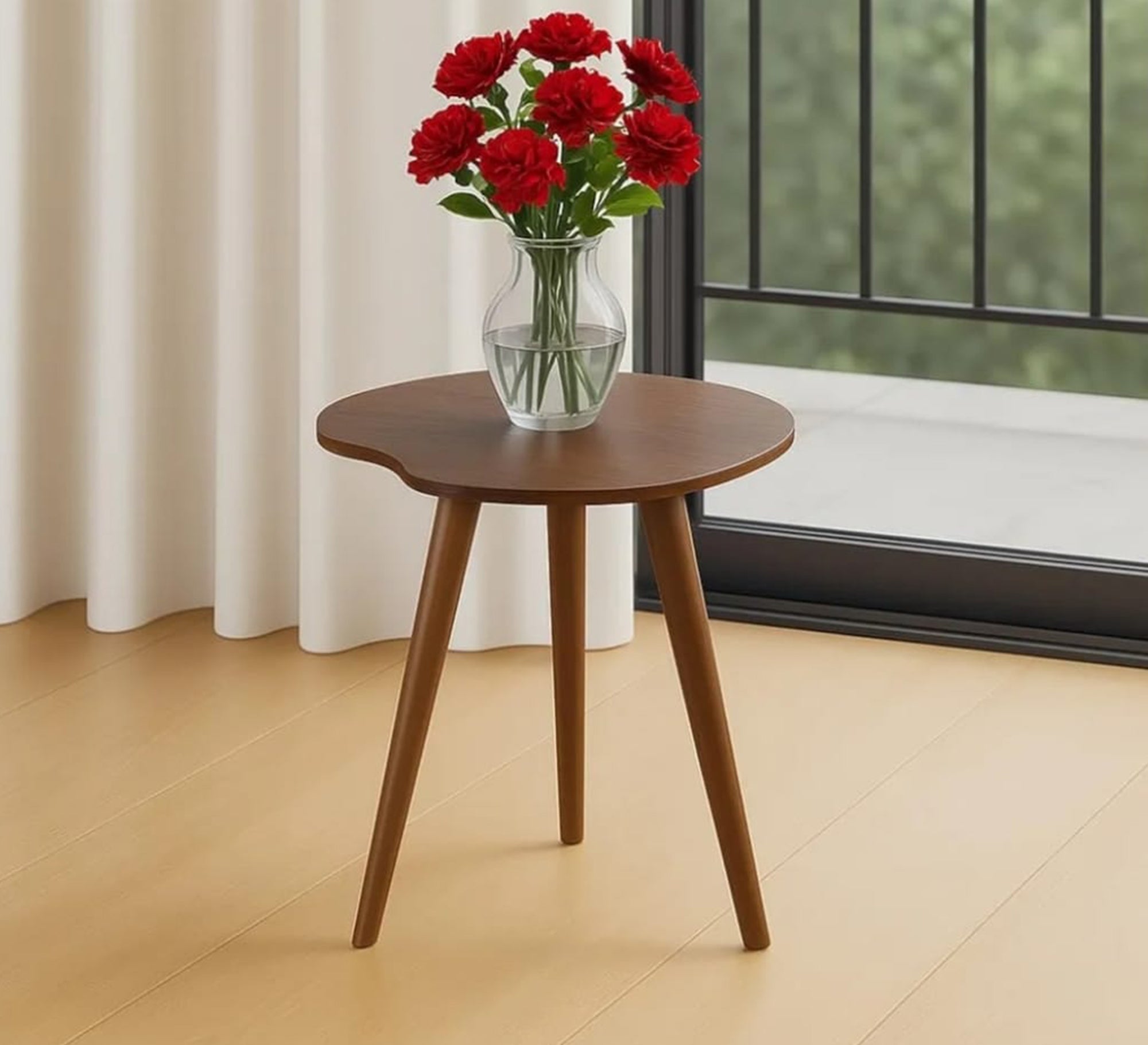A table that combines elegance with a warm design - Vitrine Furniture - Side Tables