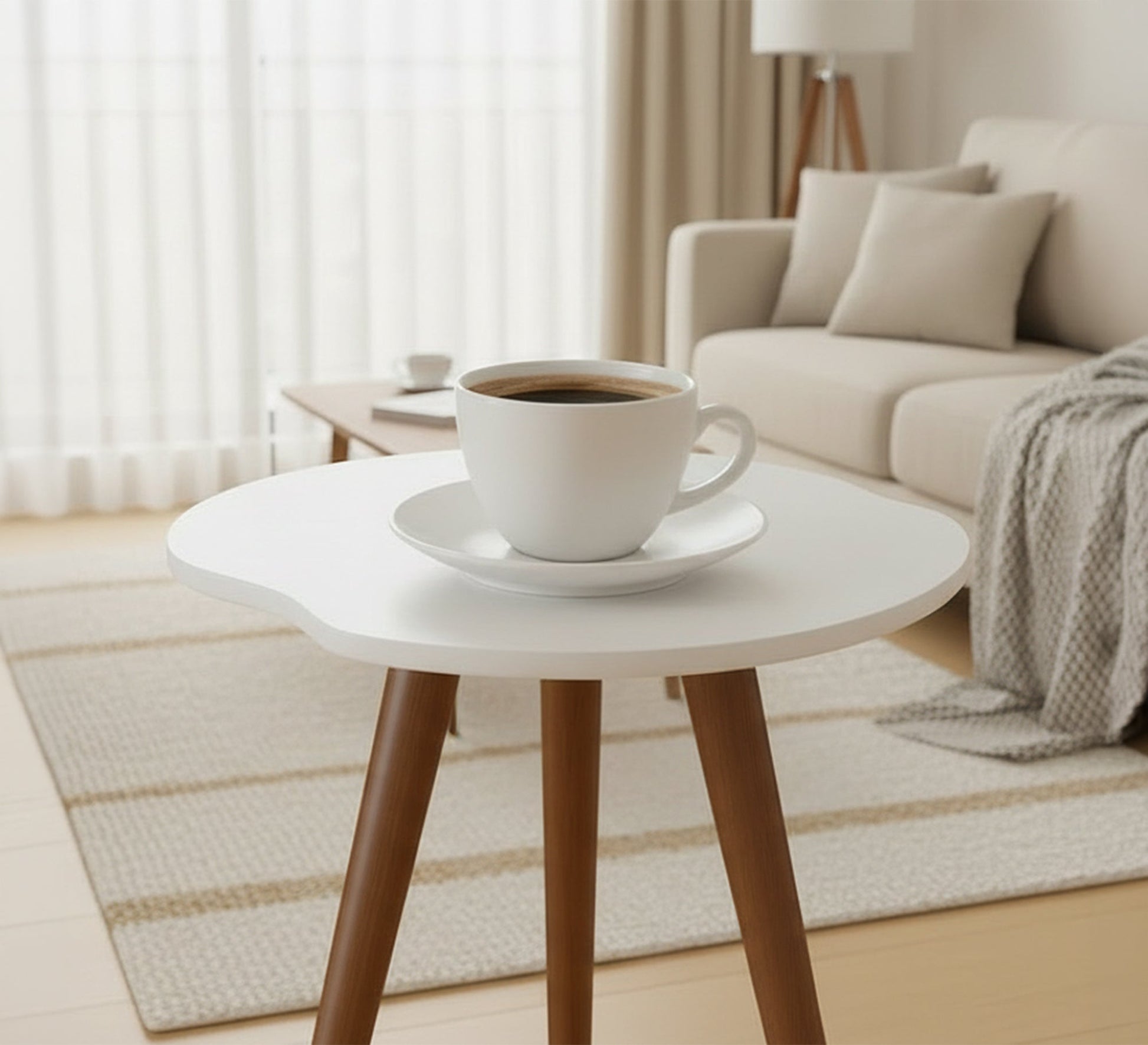 A table that combines elegance with a warm design - Vitrine Furniture - Side Tables