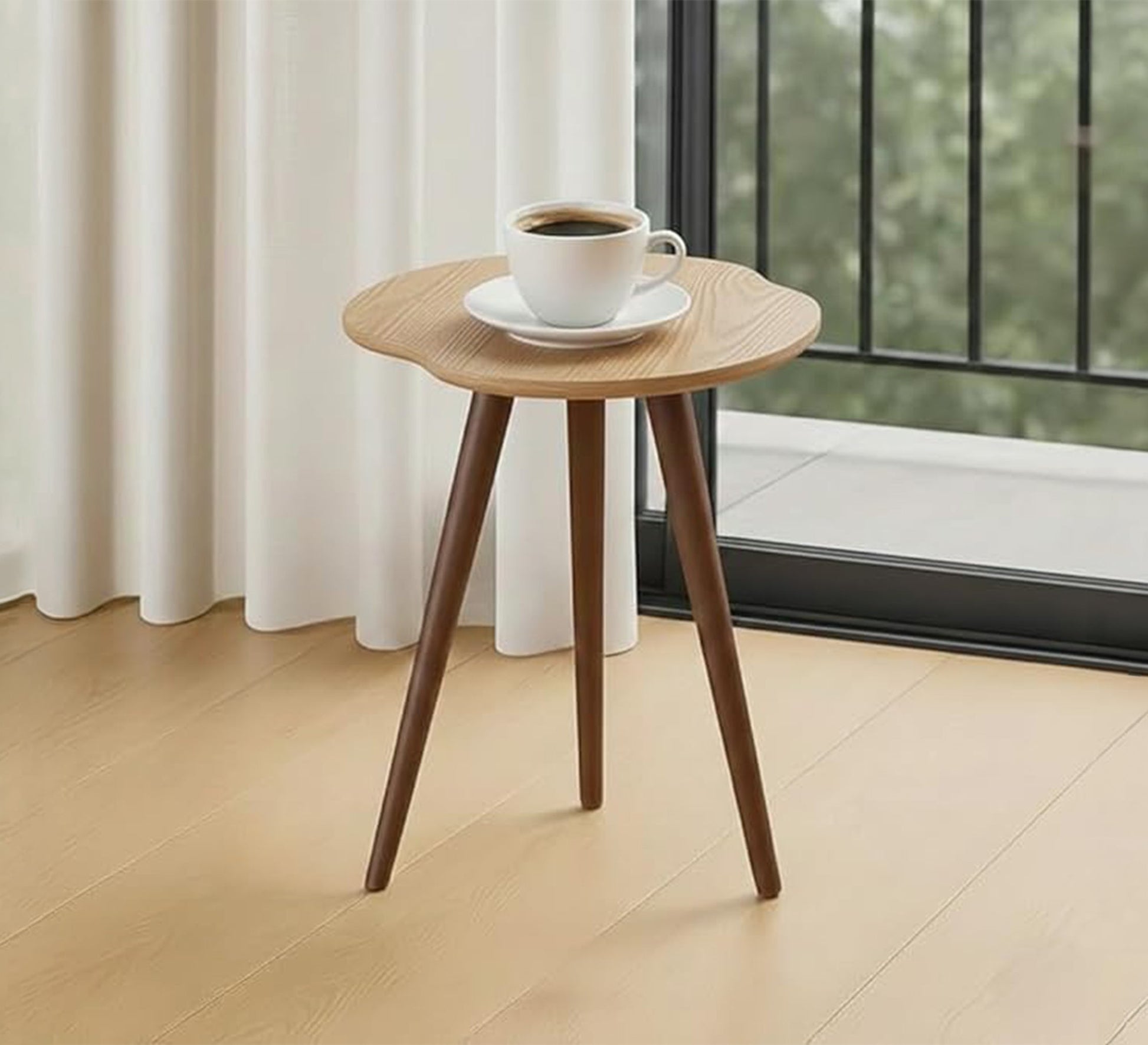A table that combines elegance with a warm design - Vitrine Furniture - Side Tables
