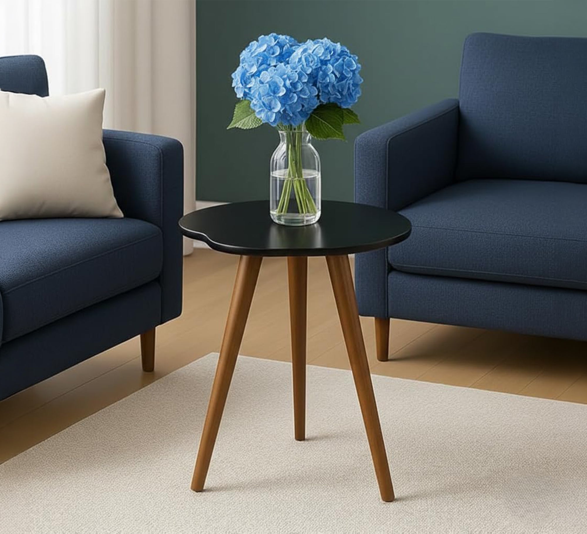 A table that combines elegance with a warm design - Vitrine Furniture - Side Tables