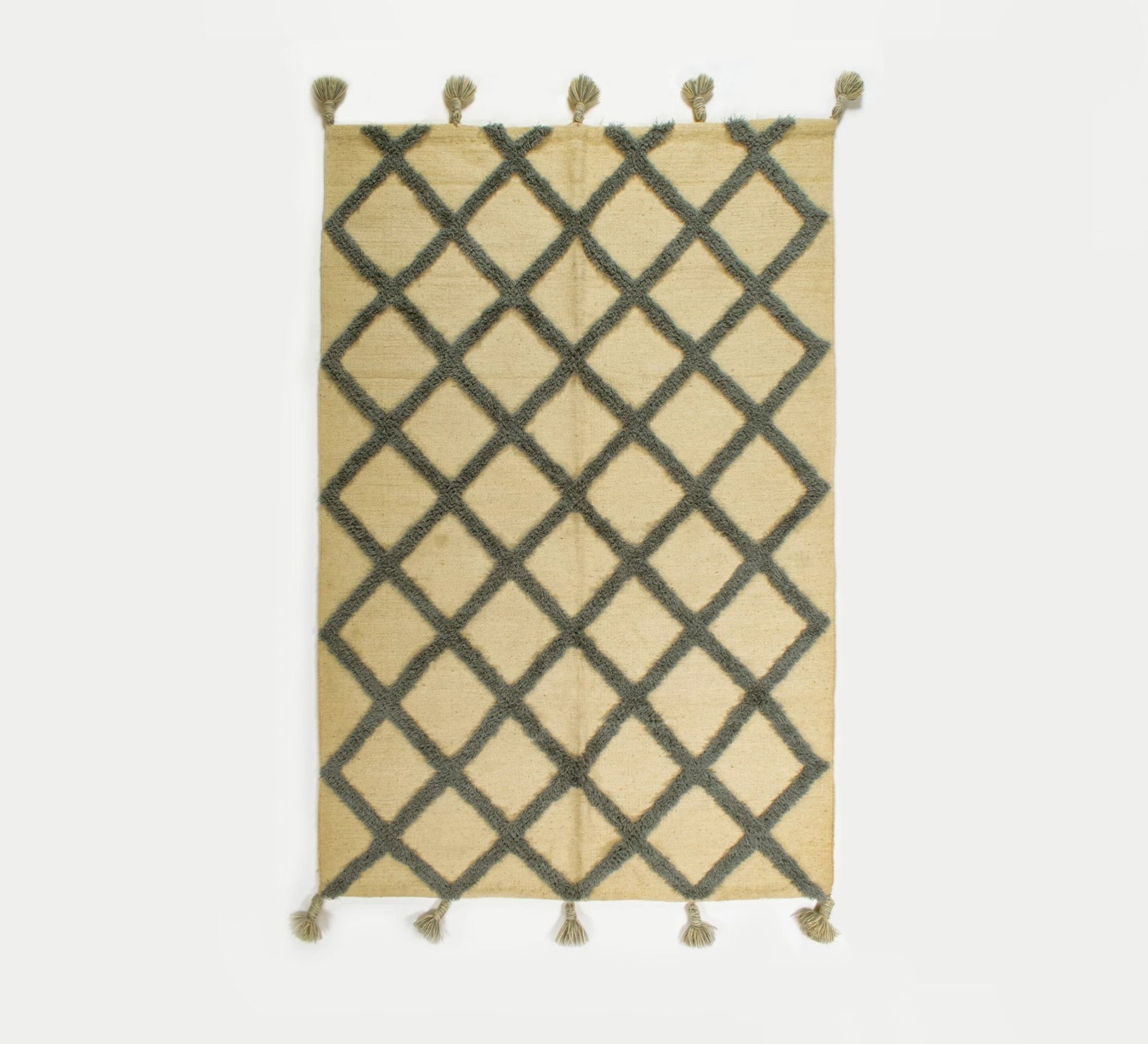 A wool rug with a diamond pattern and decorative fringe - Vitrine Furniture - Accessories