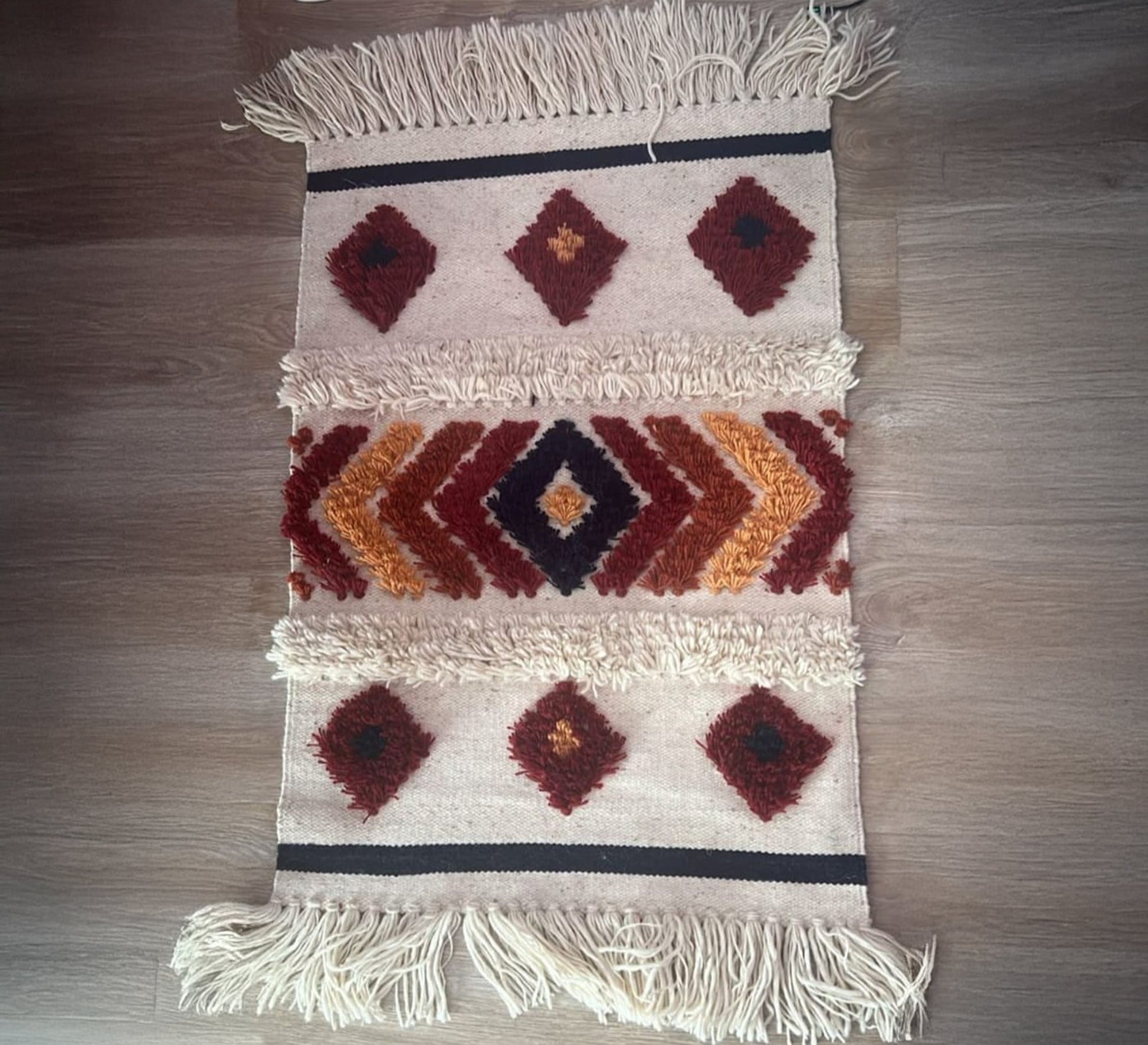 An authentic and warm bohemian rug featuring a zigzag pattern and a thick pile - Vitrine Furniture - Accessories