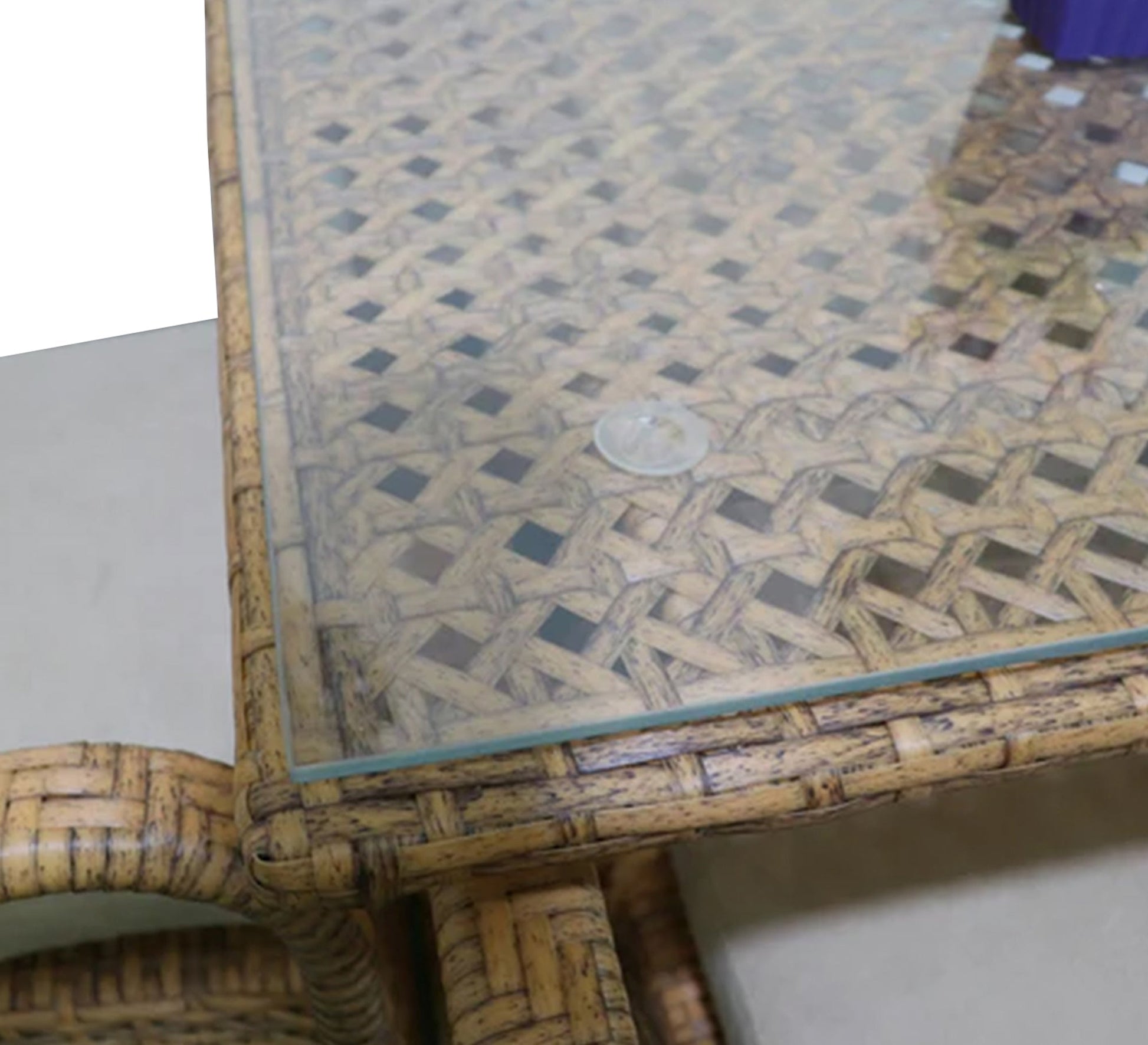 An outdoor set of 4 beige chairs and a table - Vitrine Furniture - Outdoor Products