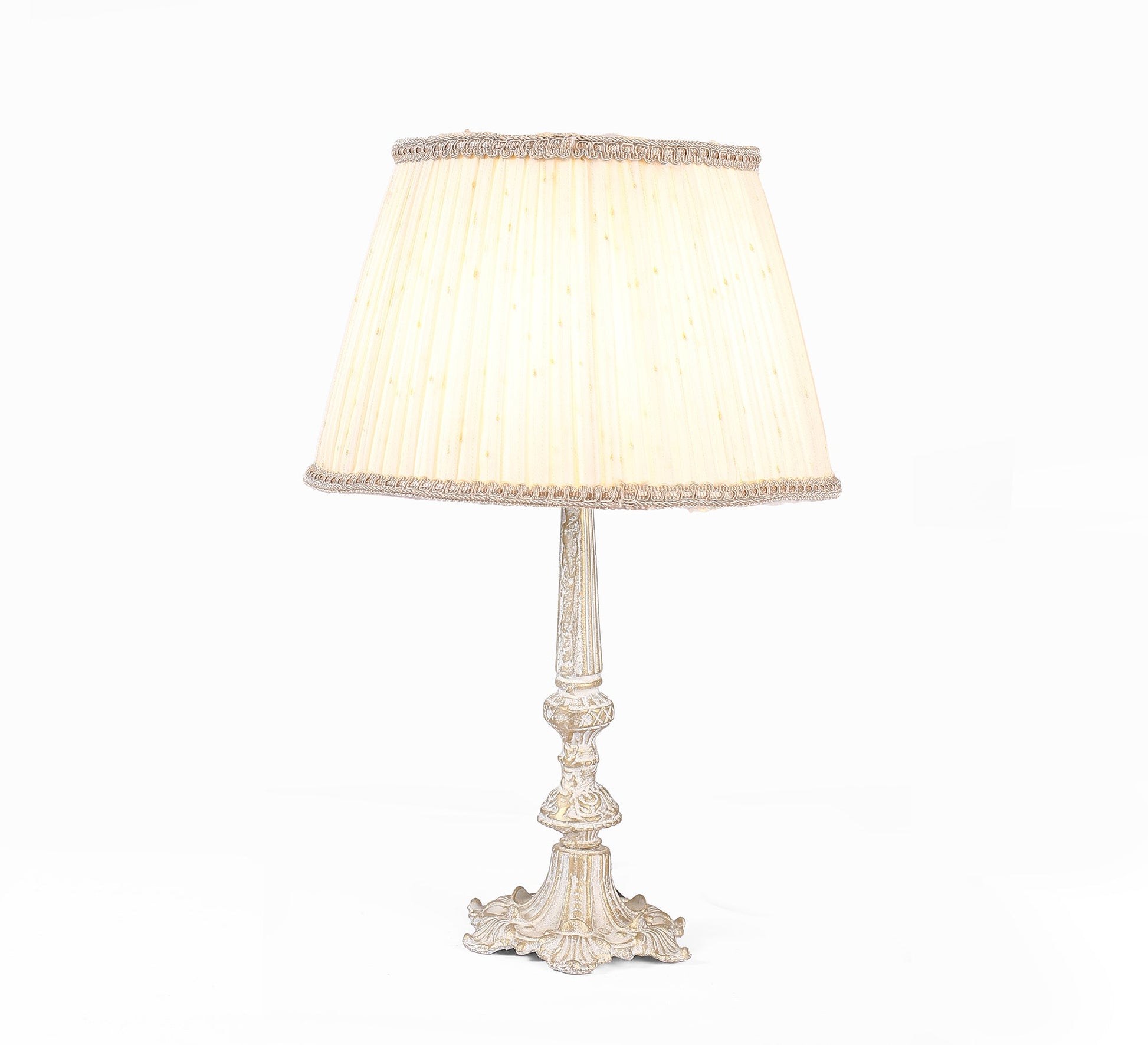 Antique and elegant table lamp - Vitrine Furniture - Lighting