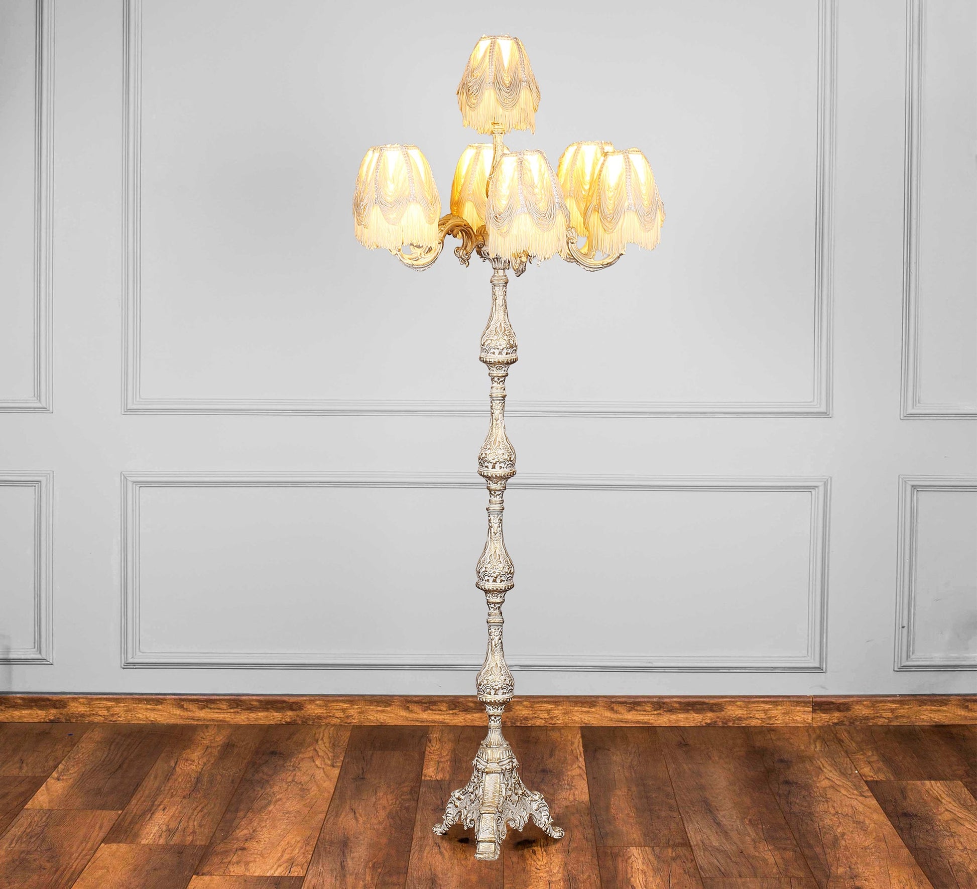 Antique ivory floor lamp - Vitrine Furniture - Lighting