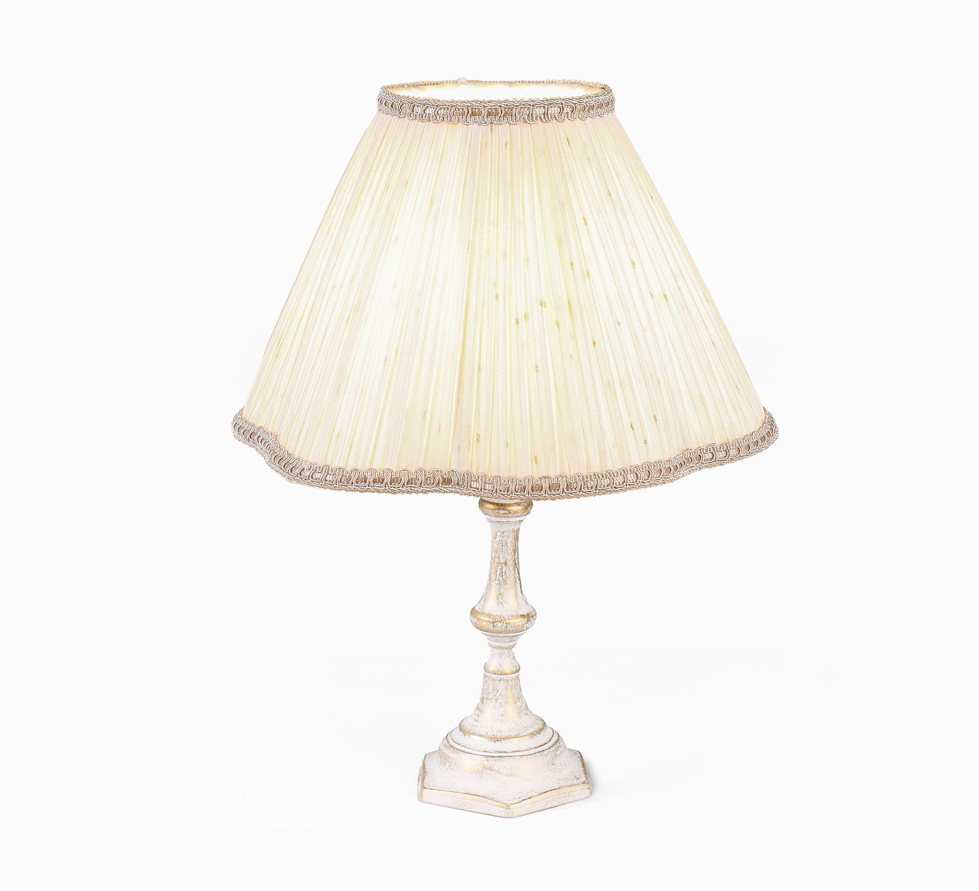 Antique lamp with a subtle gold touch - Vitrine Furniture - Lighting