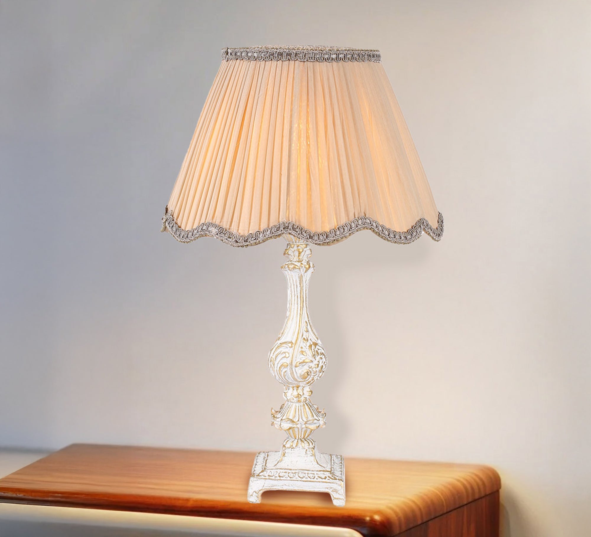 Antique table lamp for your elegant space - Vitrine Furniture - Lighting