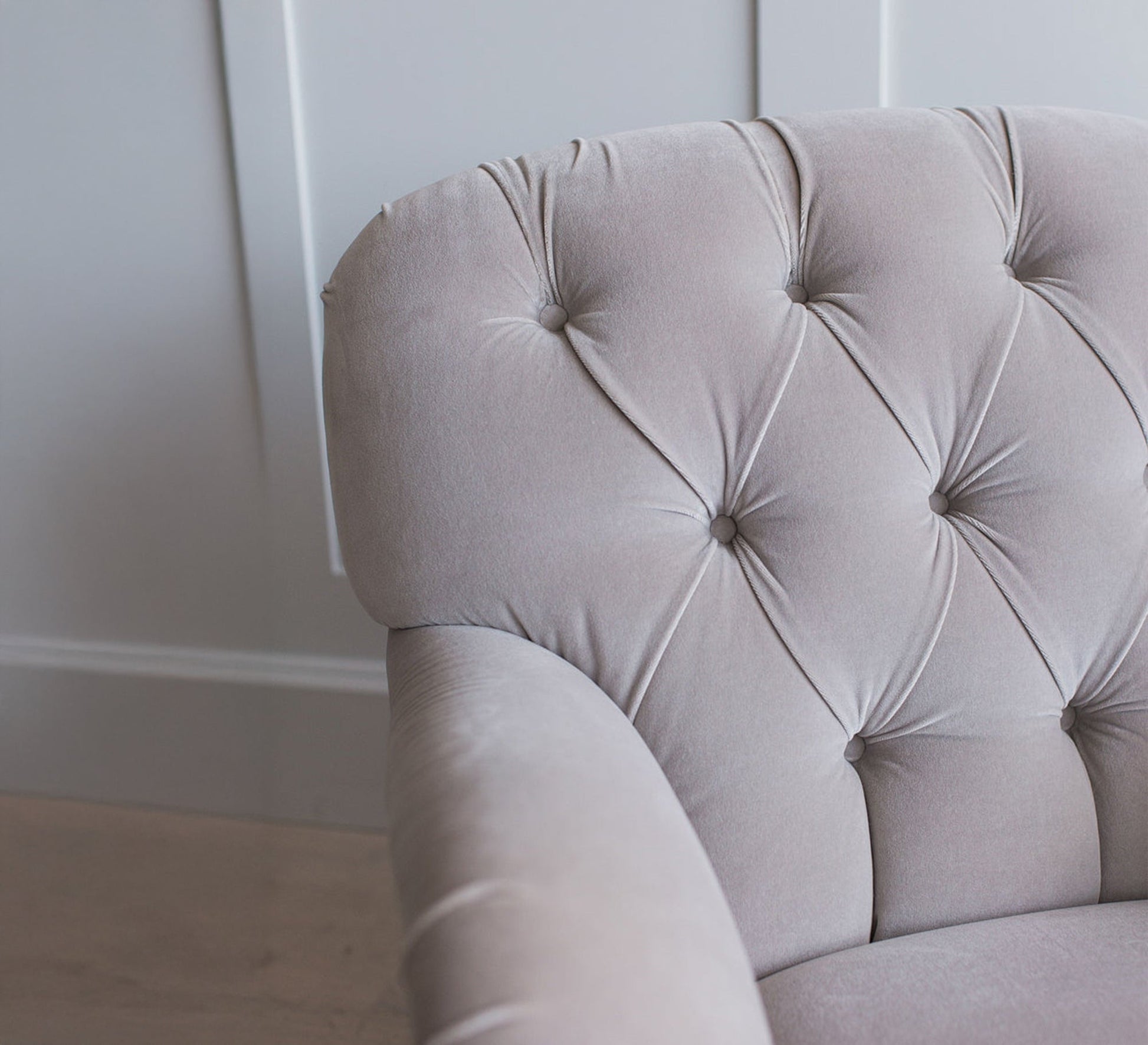 Armchair upholstered with sunken capitone beads - Vitrine Furniture - Furniture