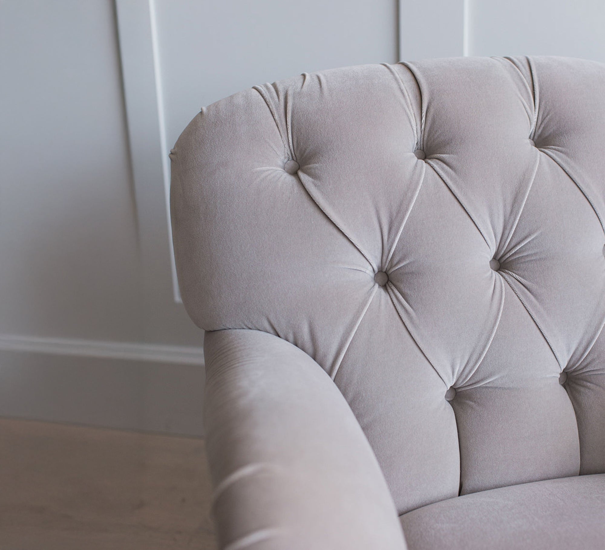 Armchair upholstered with sunken capitone beads - Vitrine Furniture - Furniture