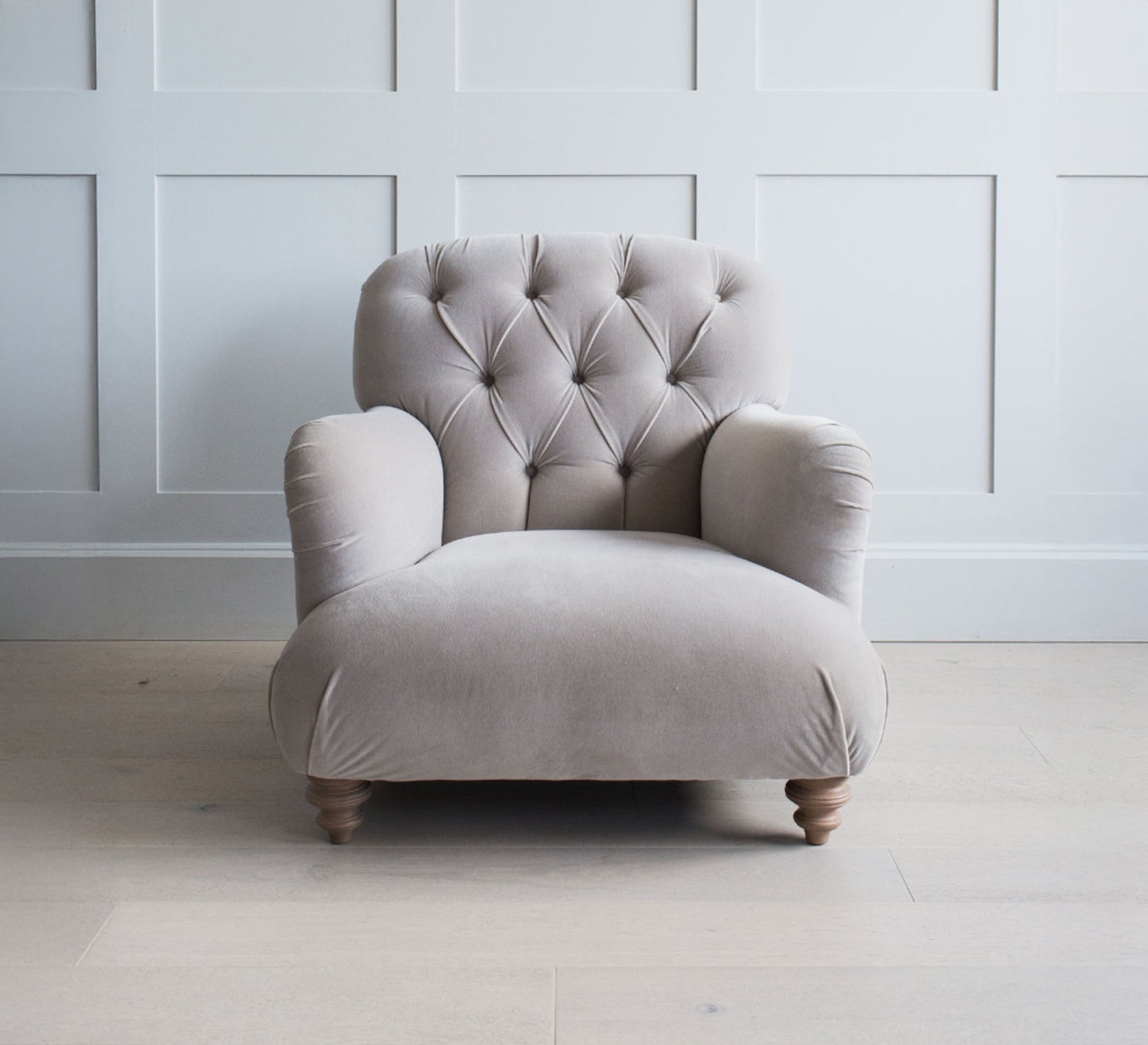 Armchair upholstered with sunken capitone beads - Vitrine Furniture - Furniture