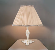 Beautiful classic table lamp - Vitrine Furniture - Lighting