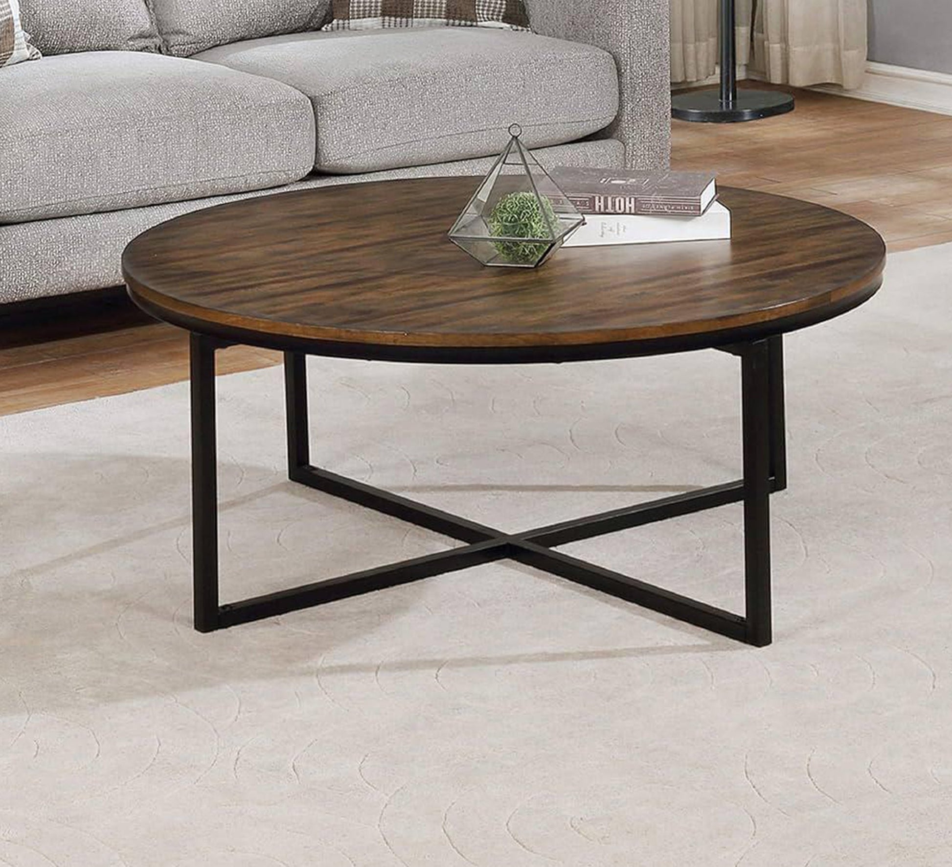 Beautiful round table - Vitrine Furniture - Furniture