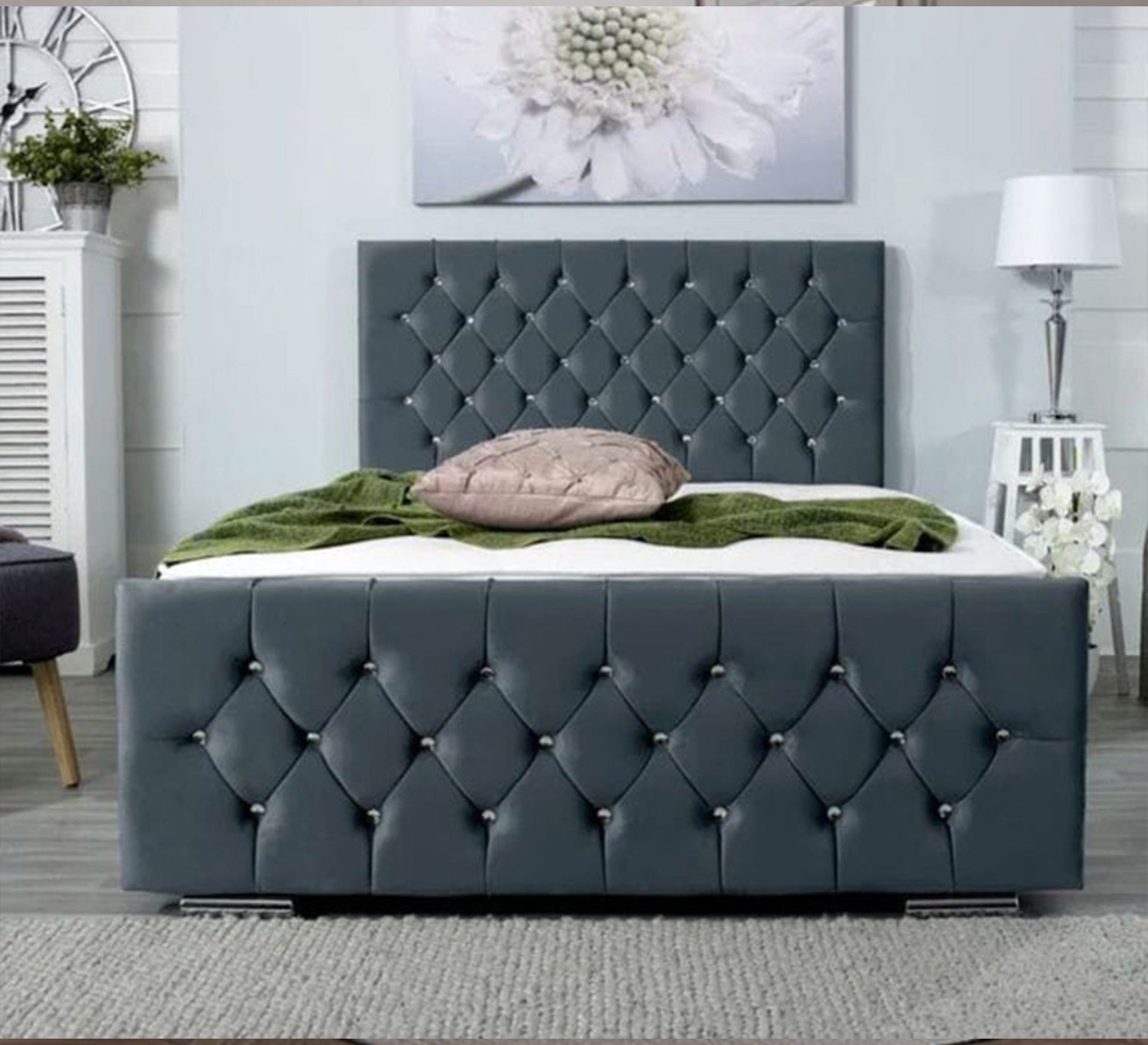 Bed upholstered in front and back with capitone beads - Vitrine Furniture - Furniture