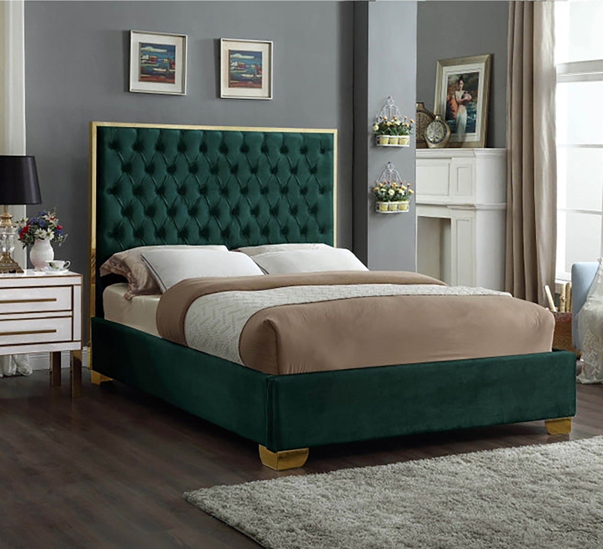 Bed with a steel frame and gold legs - Vitrine Furniture - Furniture