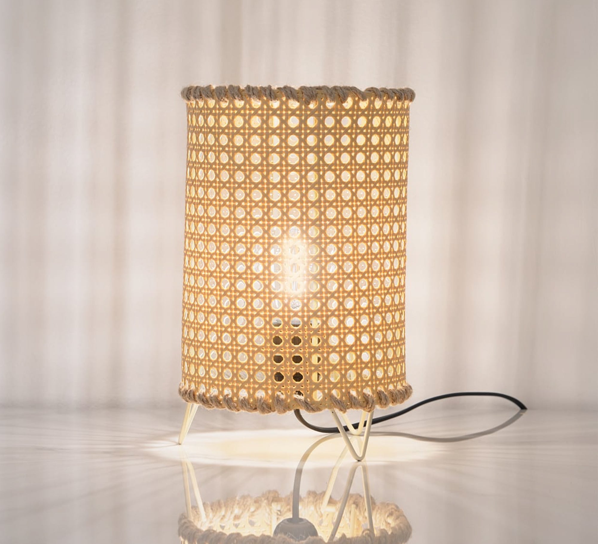 Beige cylindrical table lighting with a hollow grid pattern - Vitrine Furniture - Lighting