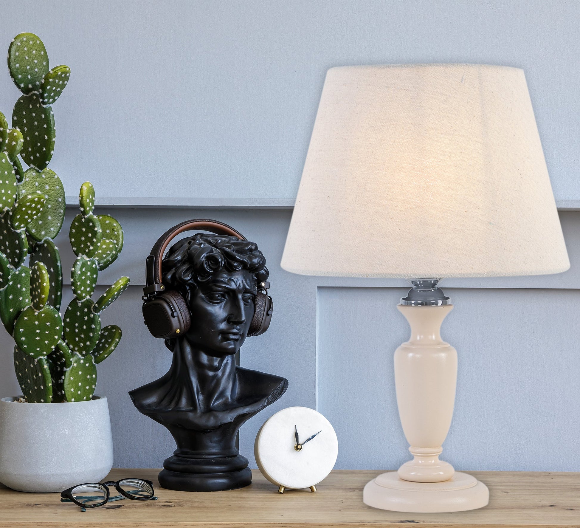 Beige desk lamp - Vitrine Furniture - Lighting