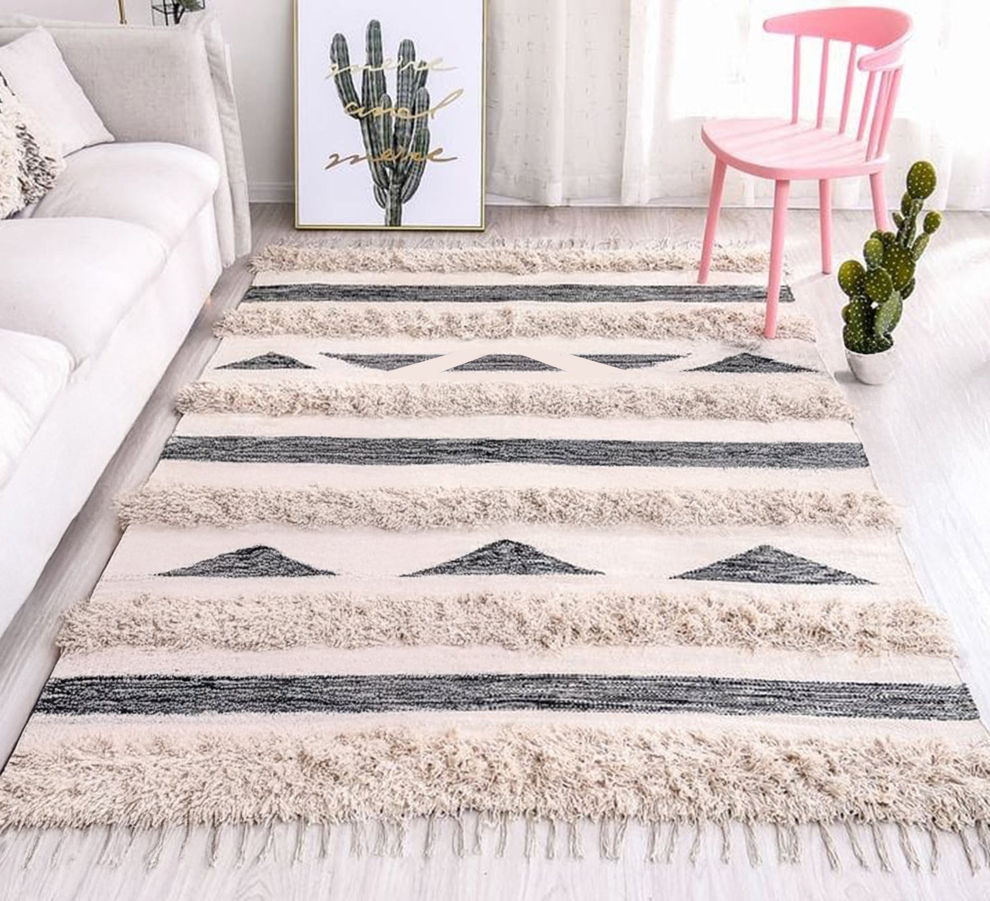 Black and cream triangles rug with raised stripes - Vitrine Furniture - Accessories