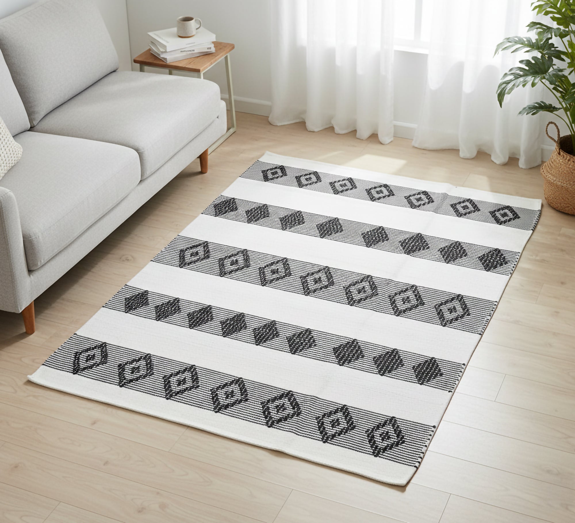 Black and white rug, parallel diamond rows - Vitrine Furniture - Accessories