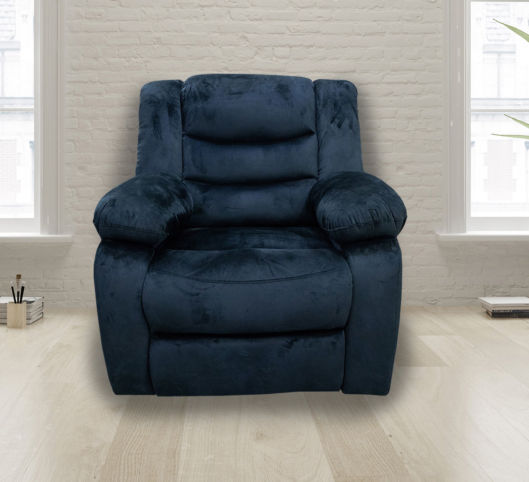 Black - Blue Lazy Boy, Chic Comfort - Vitrine Furniture - Lazyboy Chair