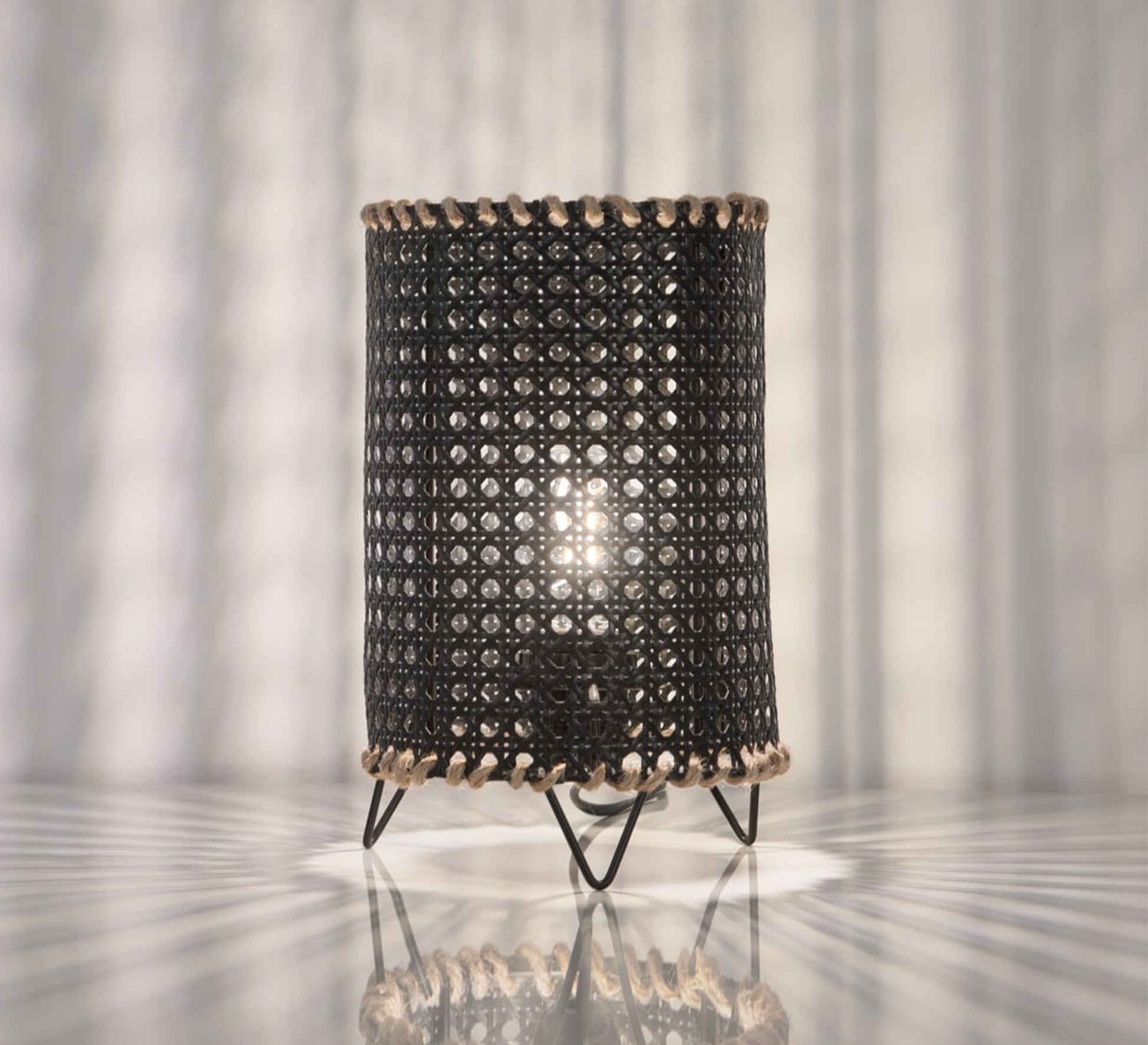 Black cylindrical table lamp with a cylindrical metal frame - Vitrine Furniture - Lighting