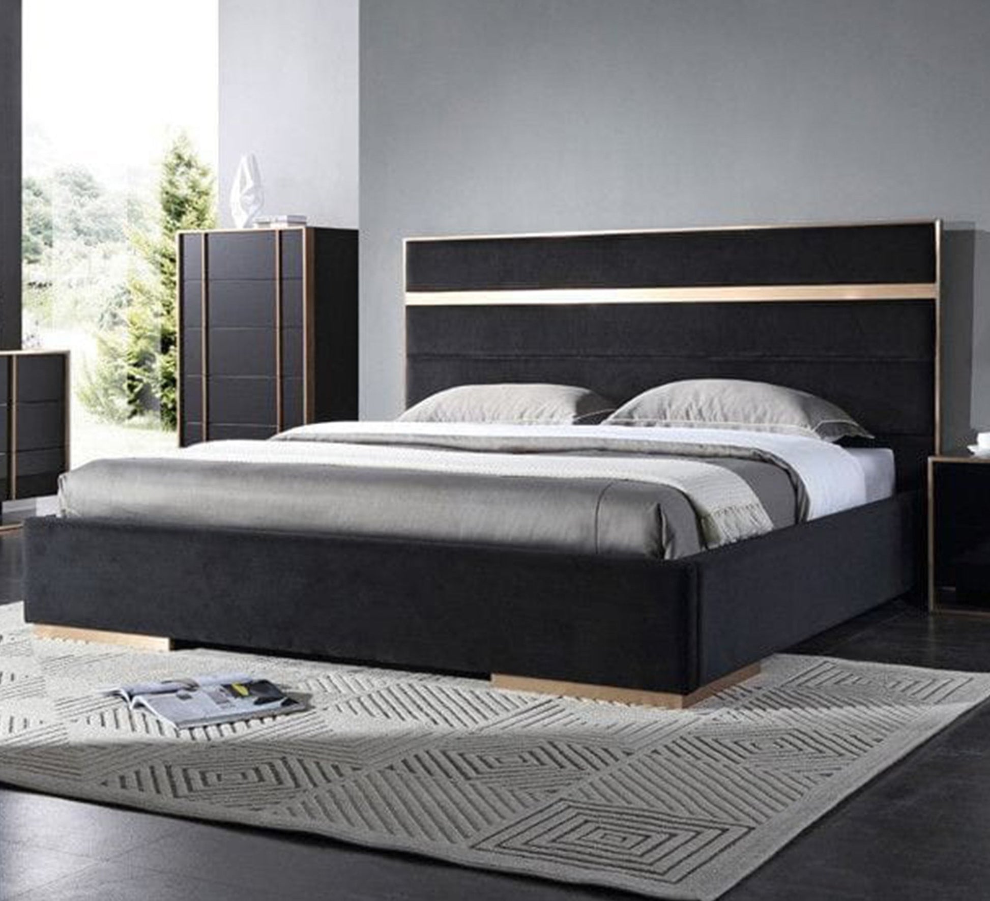 Black luxury with a golden touch - Vitrine Furniture - Furniture