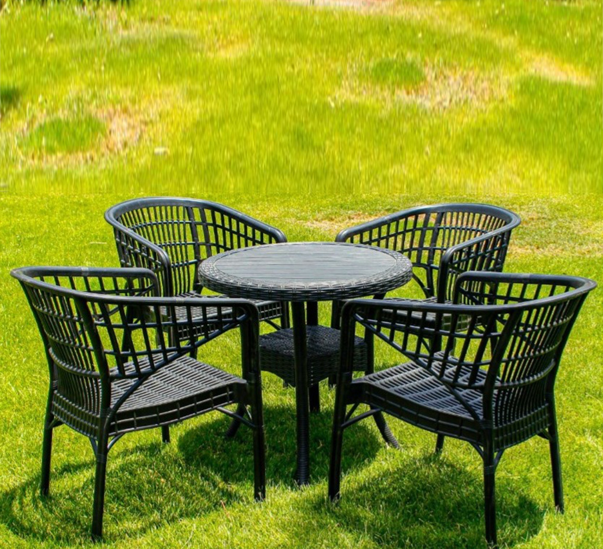 Black, round, elegant, durable outdoor patio set. - Vitrine Furniture - Outdoor Products