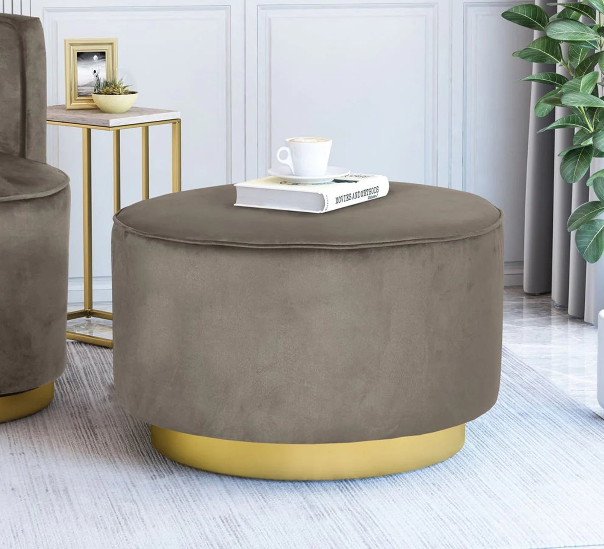 Bouffe with steel stripe bottom - Vitrine Furniture - Furniture