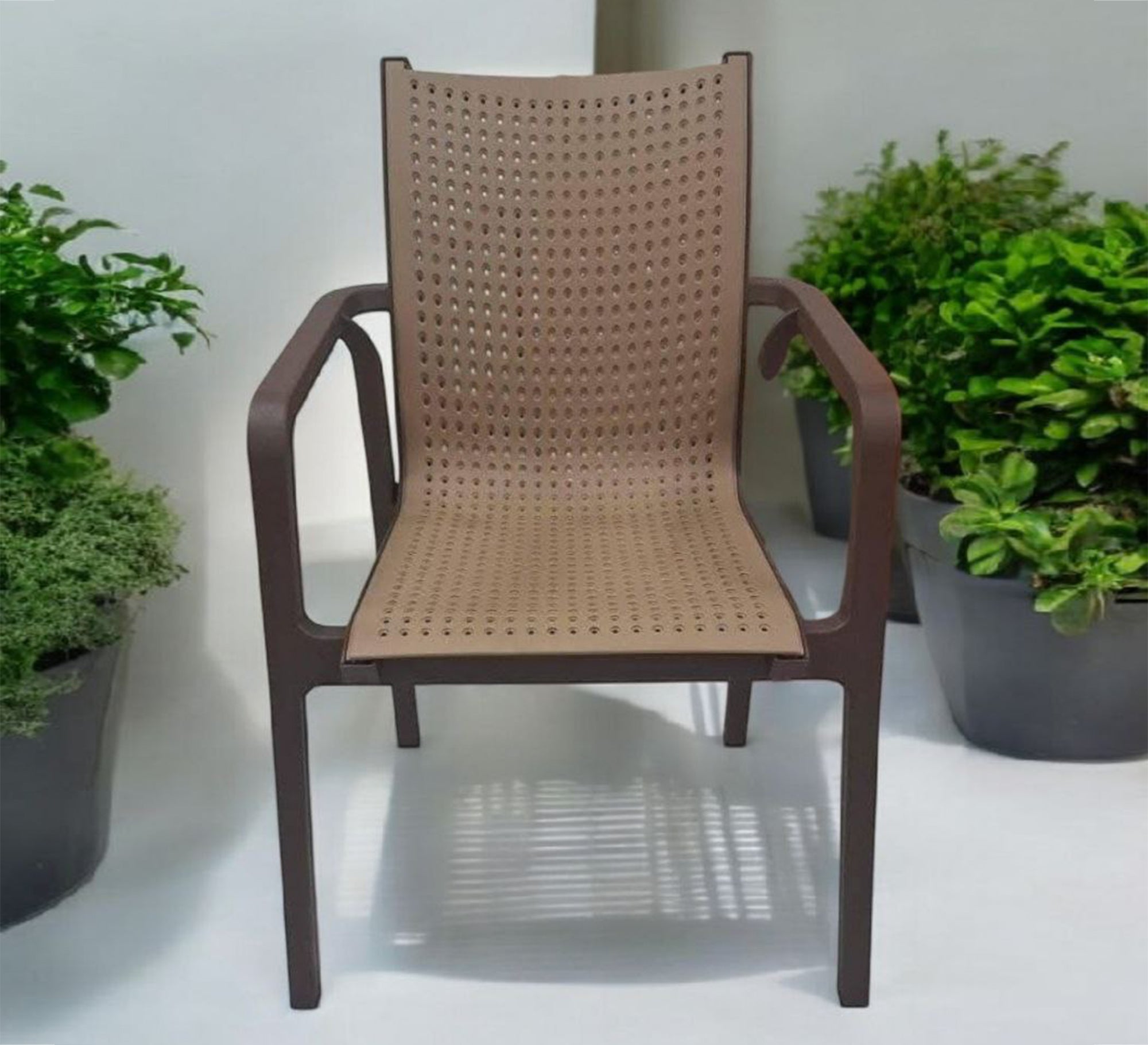 Brown and black outdoor seating set, elegant and practical - Vitrine Furniture - Outdoor Products