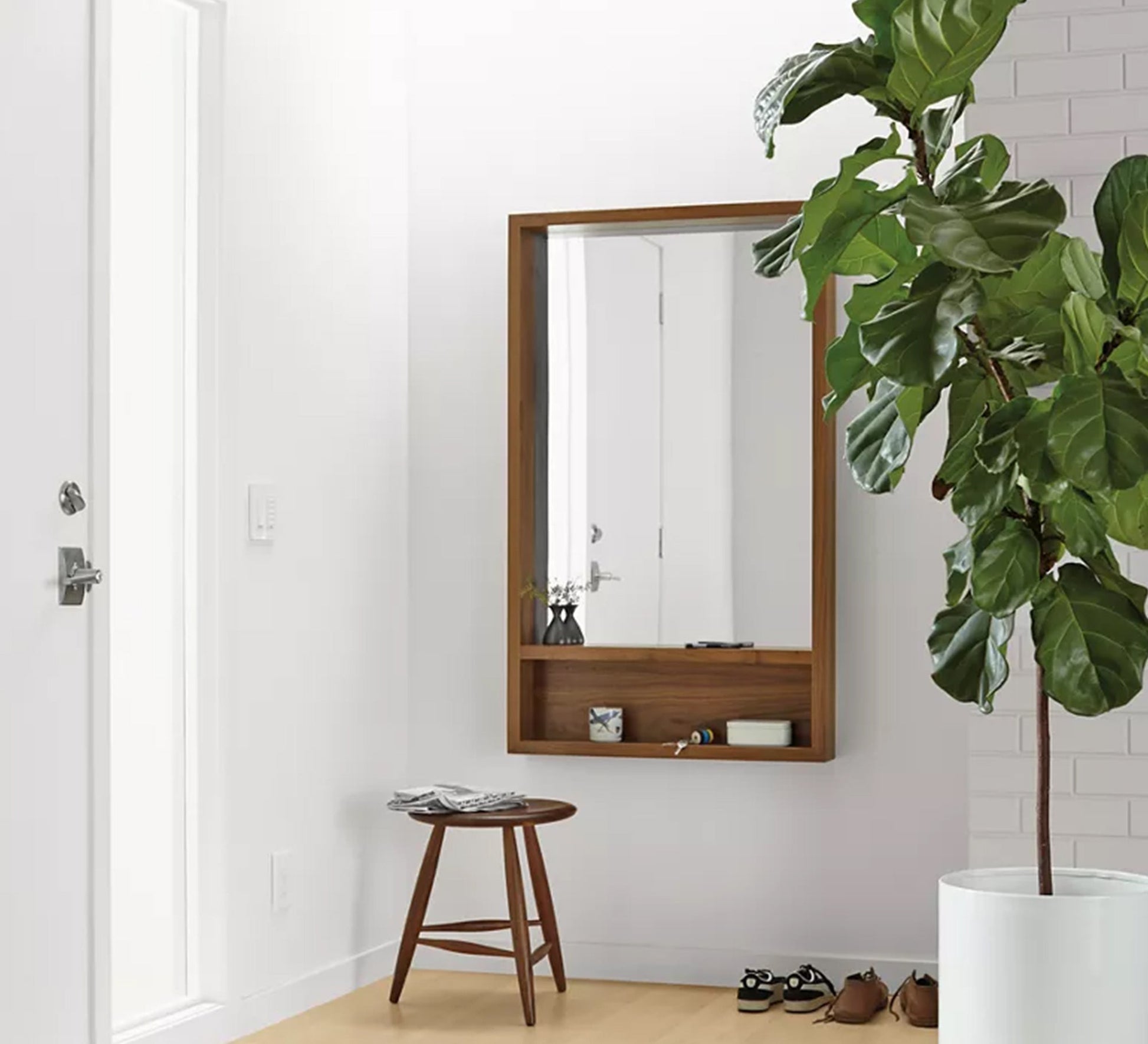 Brown entryway mirror - Vitrine Furniture - Décor