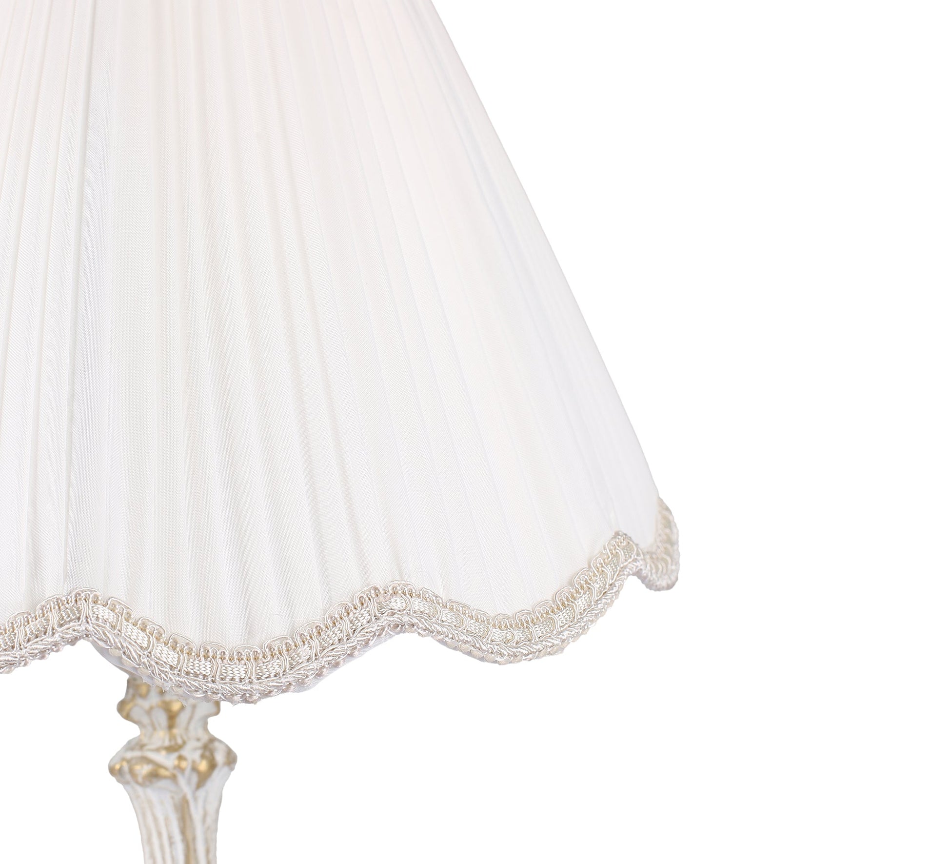 Carved table lamp, a touch of elegance - Vitrine Furniture - Lighting