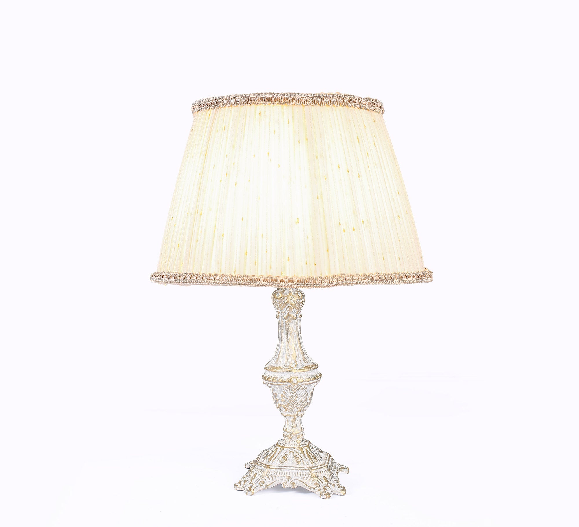 Carved table lamp, decorating spaces - Vitrine Furniture - Lighting