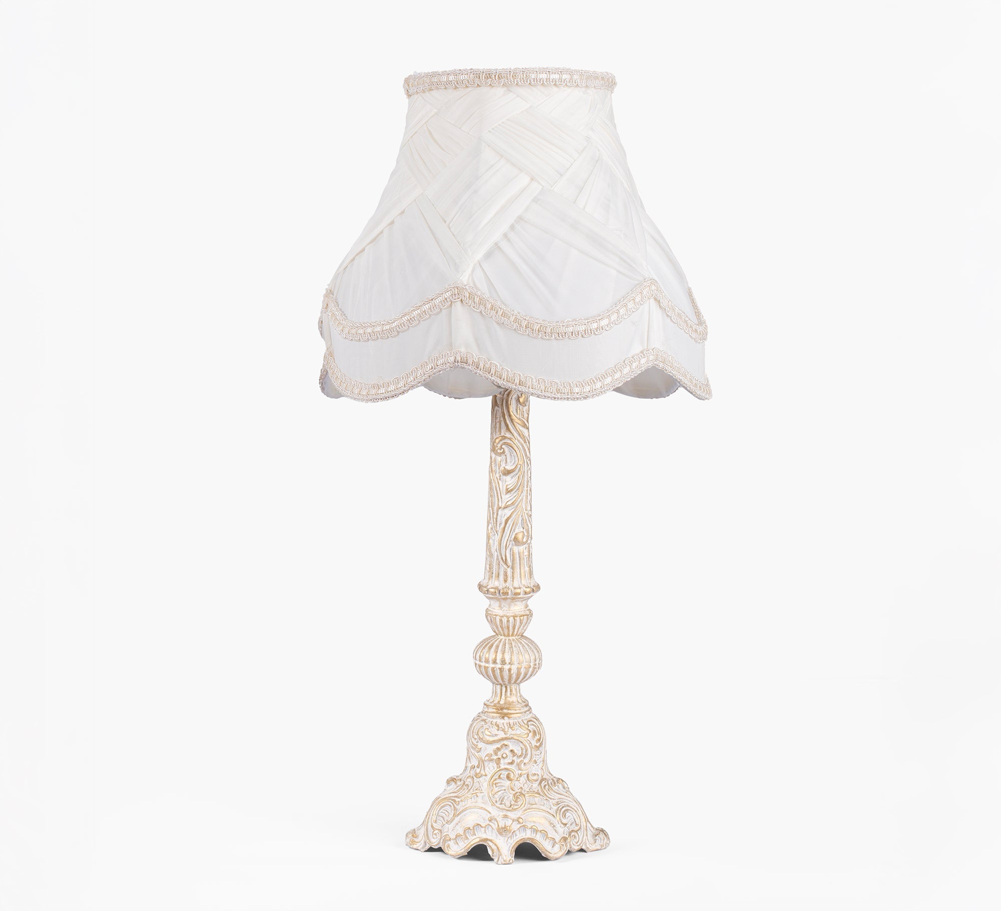Carved table lamp with an antique touch - Vitrine Furniture - Lighting