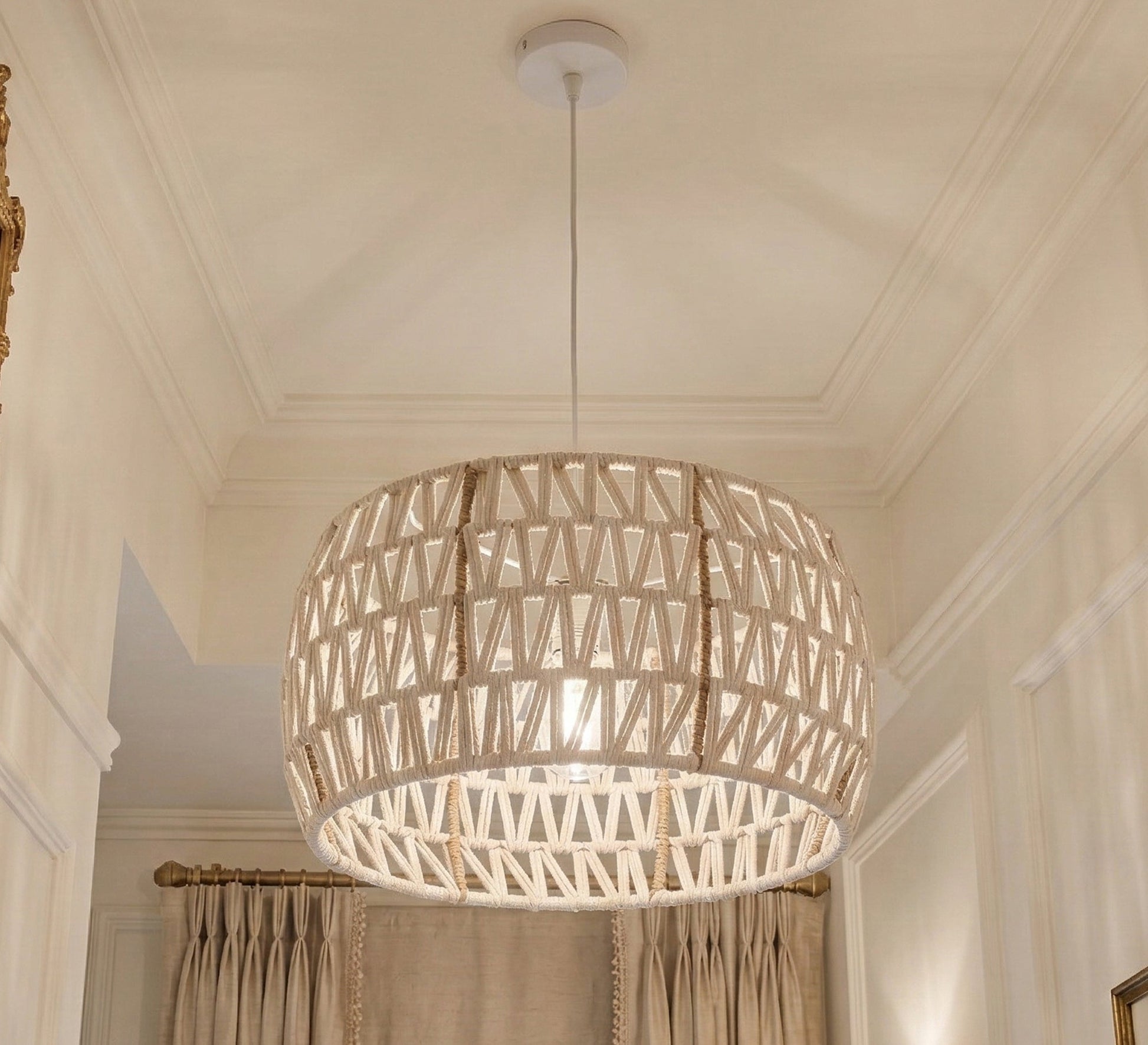 Chandelier with a distinctive geometric design - Vitrine Furniture - Ceiling lights