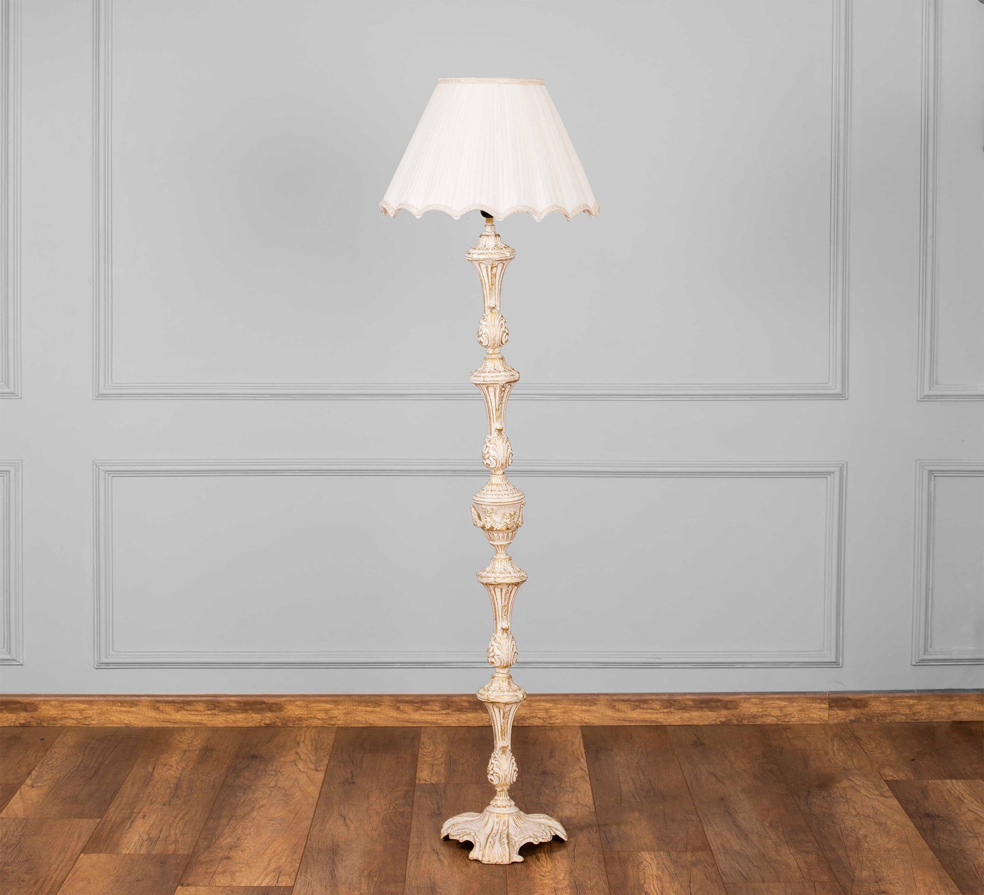 Charming floor lighting with antique lines - Vitrine Furniture - Lighting