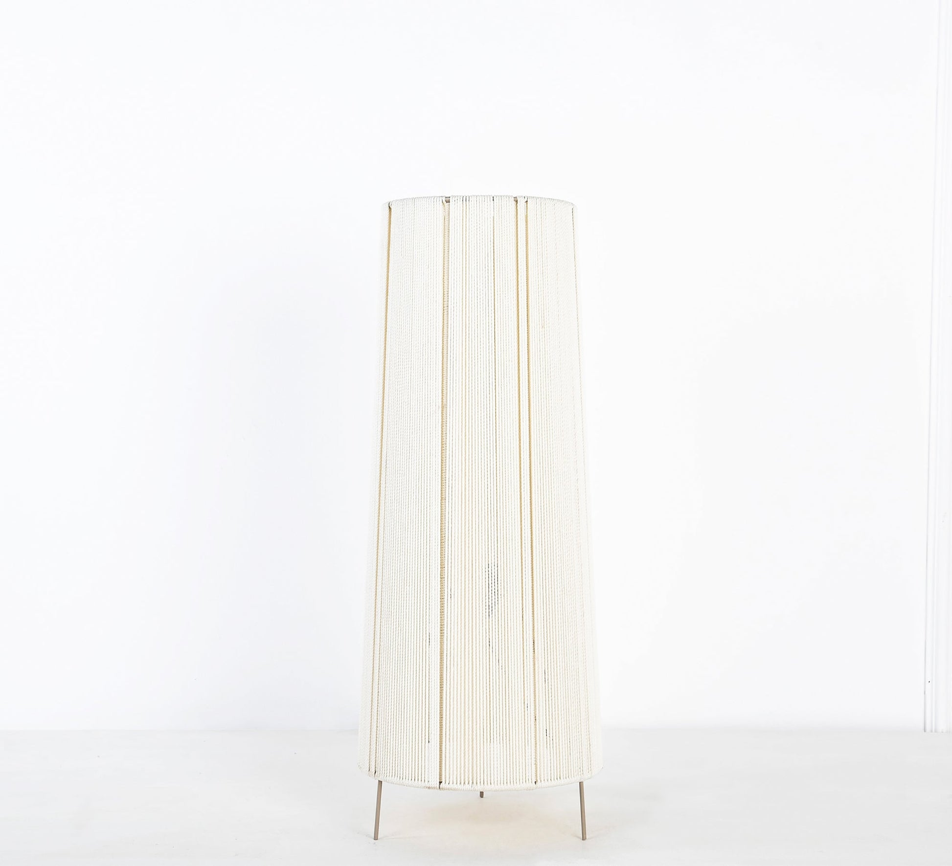 Chic cylindrical floor lamp - Vitrine Furniture - Lighting