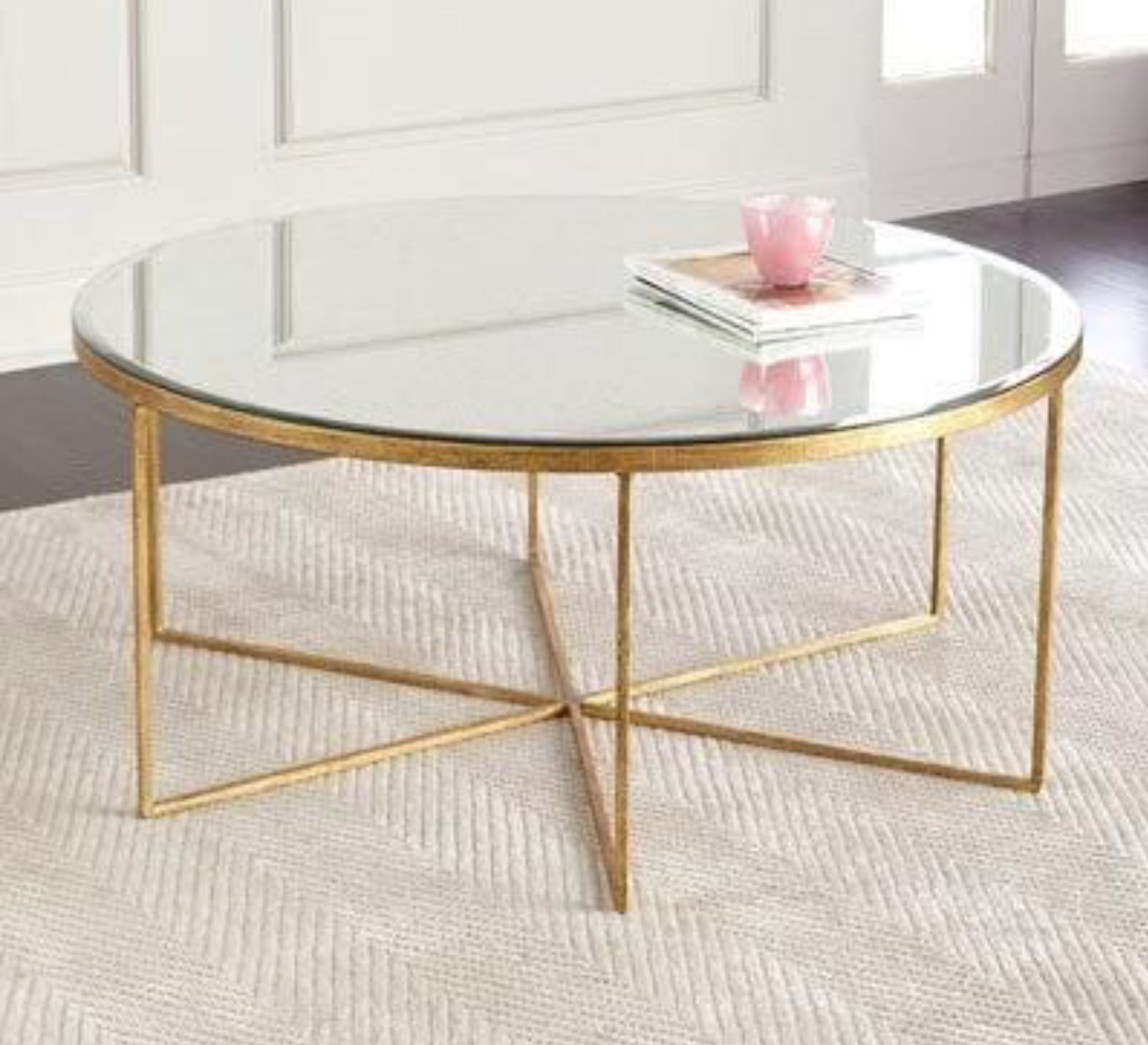 Circular table with fan legs - Vitrine Furniture - Furniture