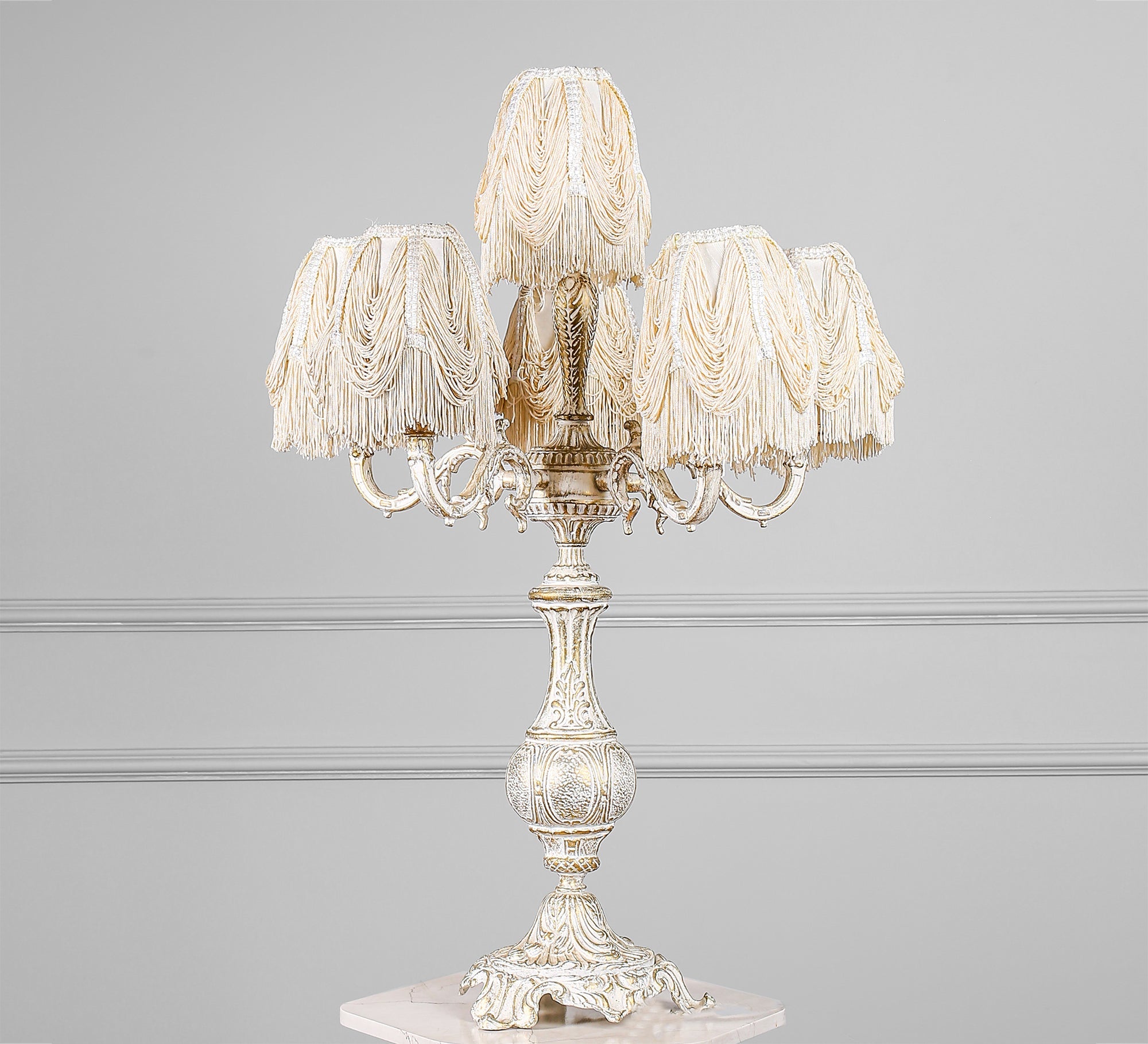Classic antique table chandelier - Vitrine Furniture - Lighting
