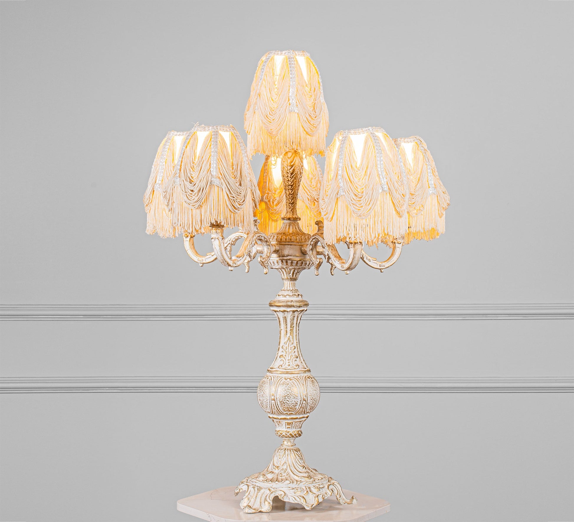 Classic antique table chandelier - Vitrine Furniture - Lighting