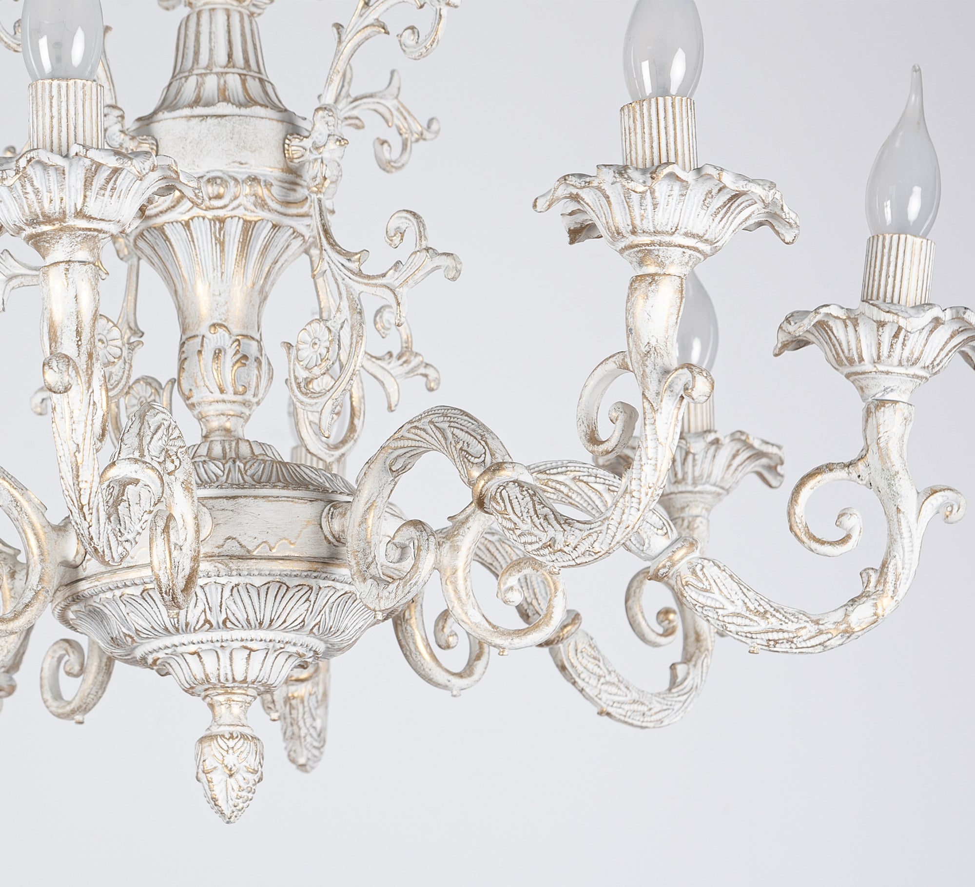 Classic chandelier - Vitrine Furniture - Lighting