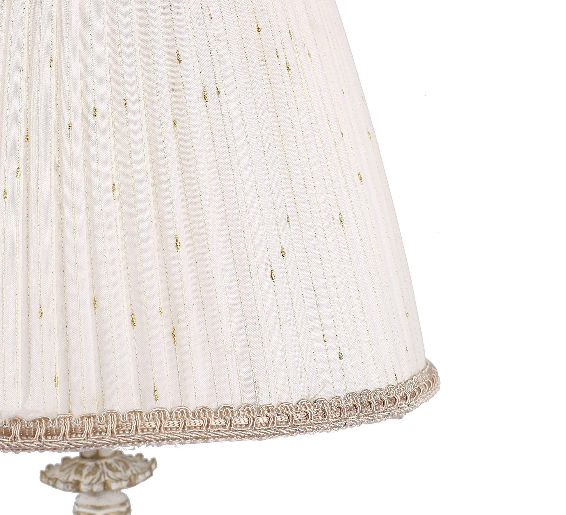 Classic lamp in an elegant antique style - Vitrine Furniture - Lighting
