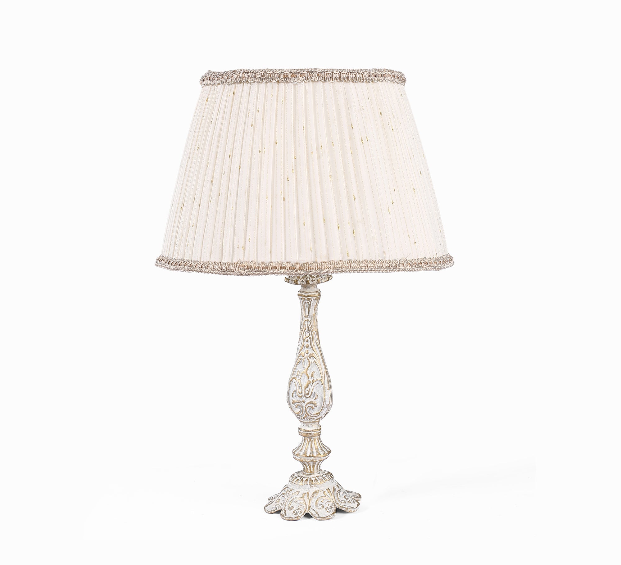 Classic lamp in an elegant antique style - Vitrine Furniture - Lighting