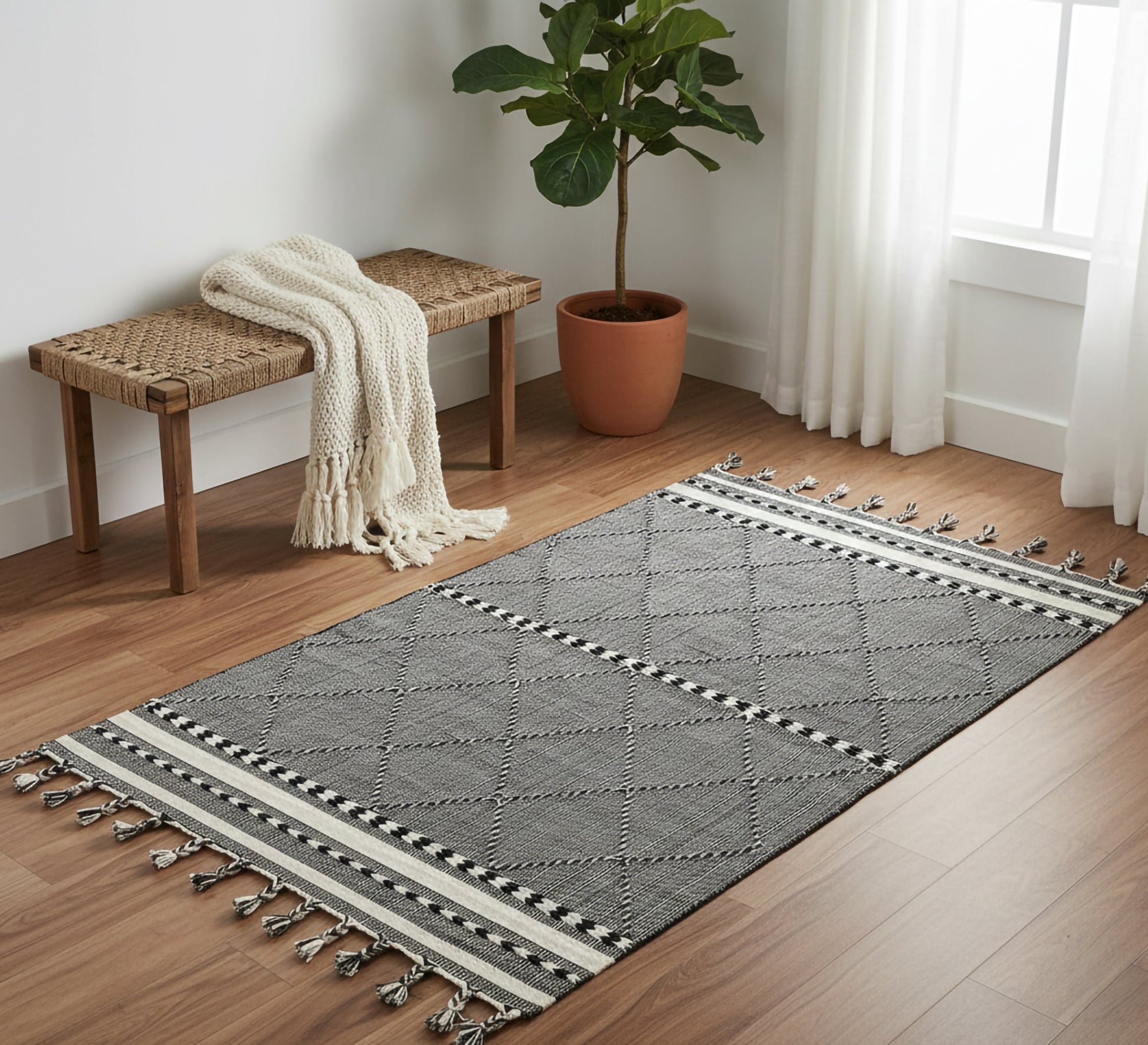 Classic rug with scattered diamond pattern - Vitrine Furniture - Accessories