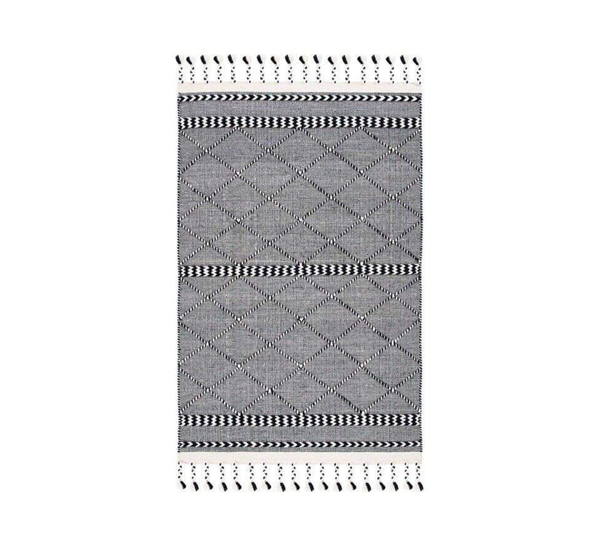 Classic touch rug with diamond pattern - Vitrine Furniture - Accessories