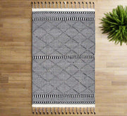 Classic touch rug with diamond pattern - Vitrine Furniture - Accessories