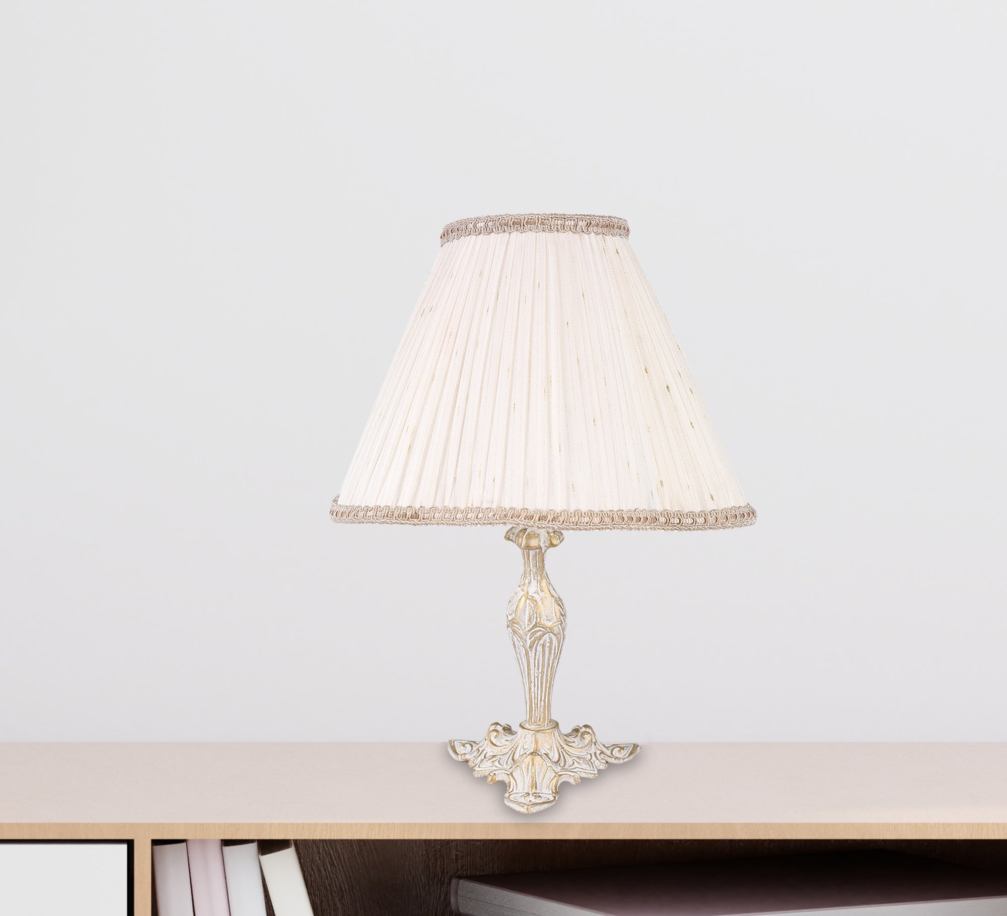 Classical motif table lamp - Vitrine Furniture - Lighting