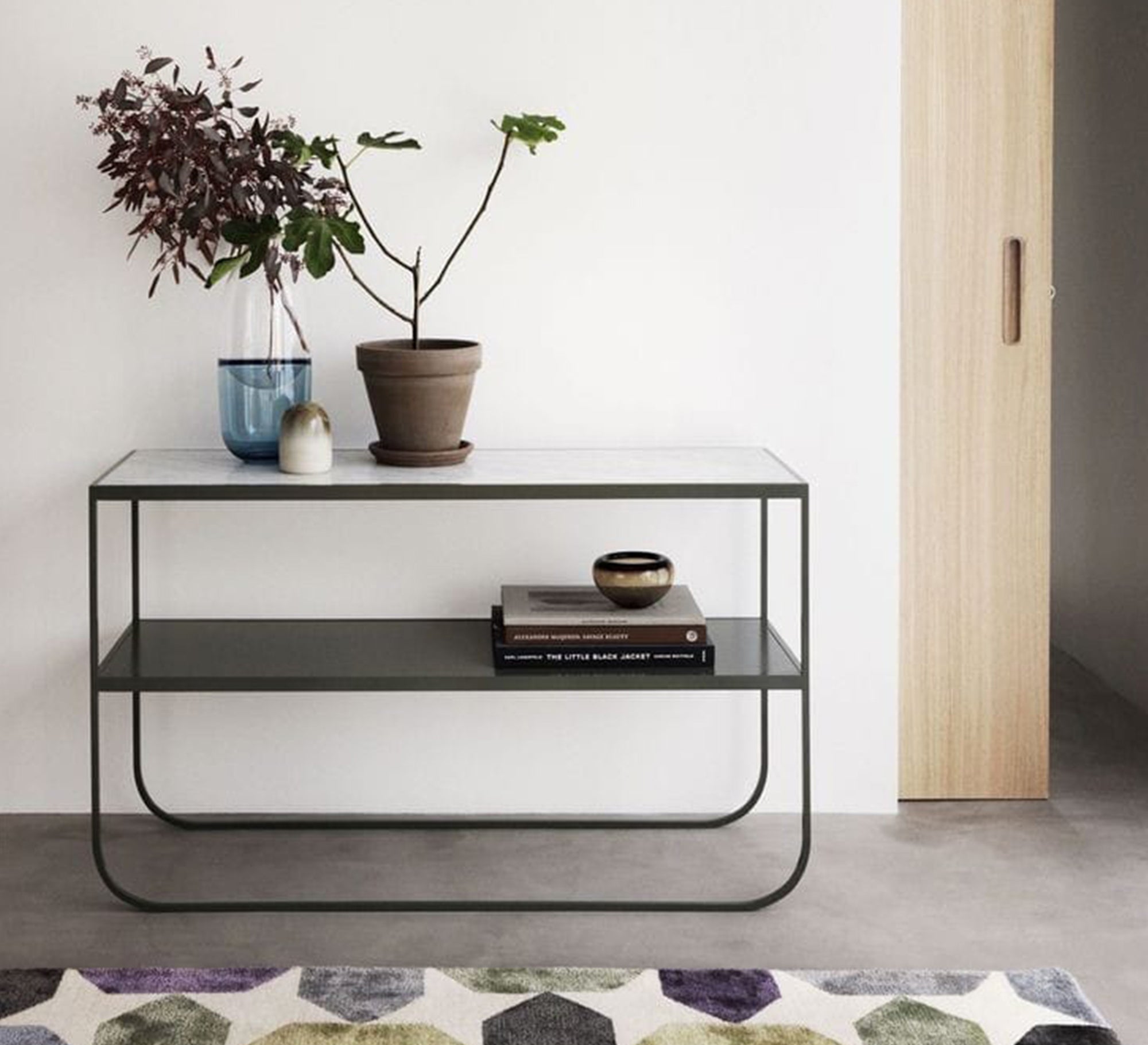 Console with black frame and glass shelves - Vitrine Furniture - Furniture
