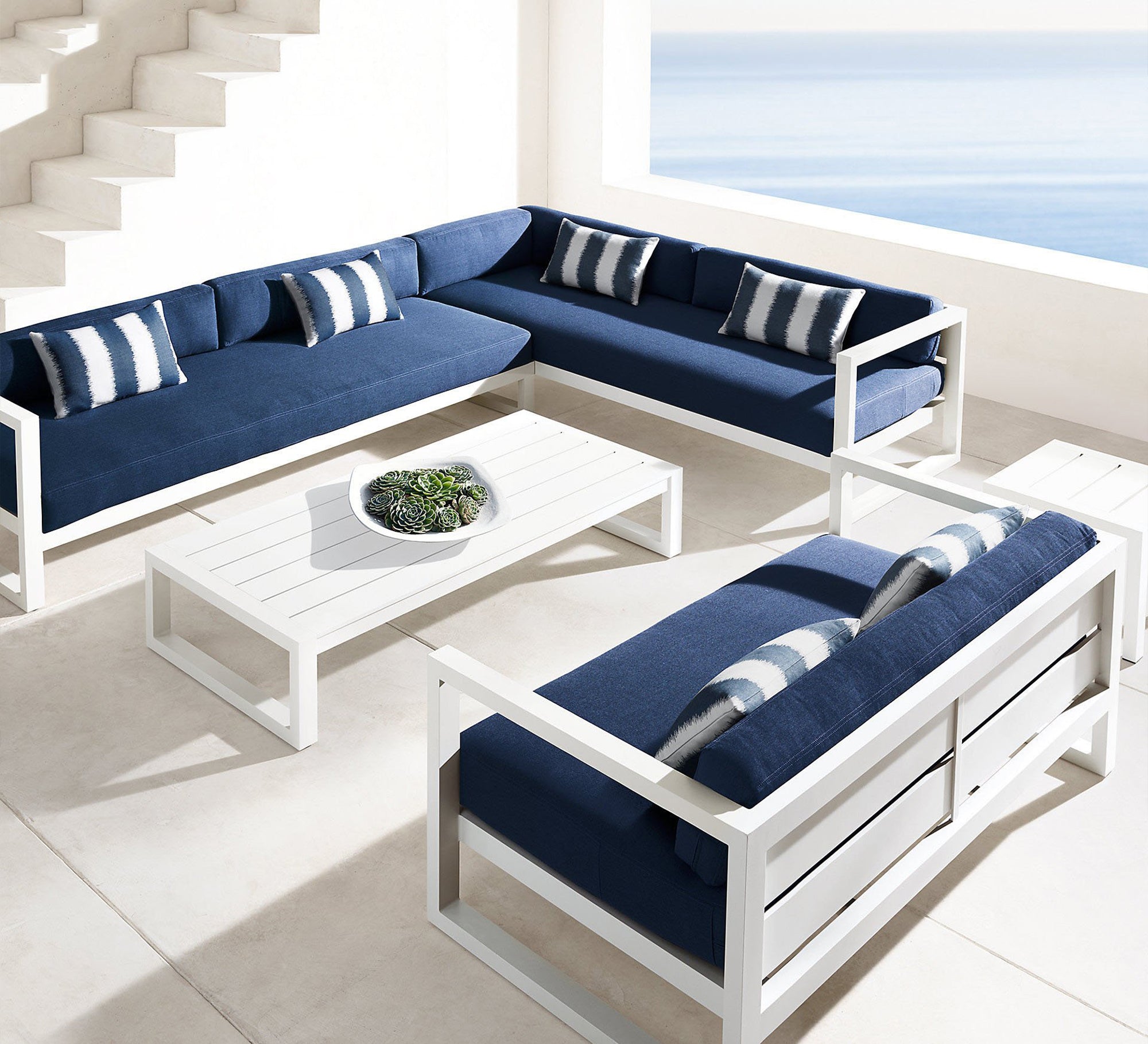 Corner with blue steel upholstery, letter U - Vitrine Furniture - Outdoor Products