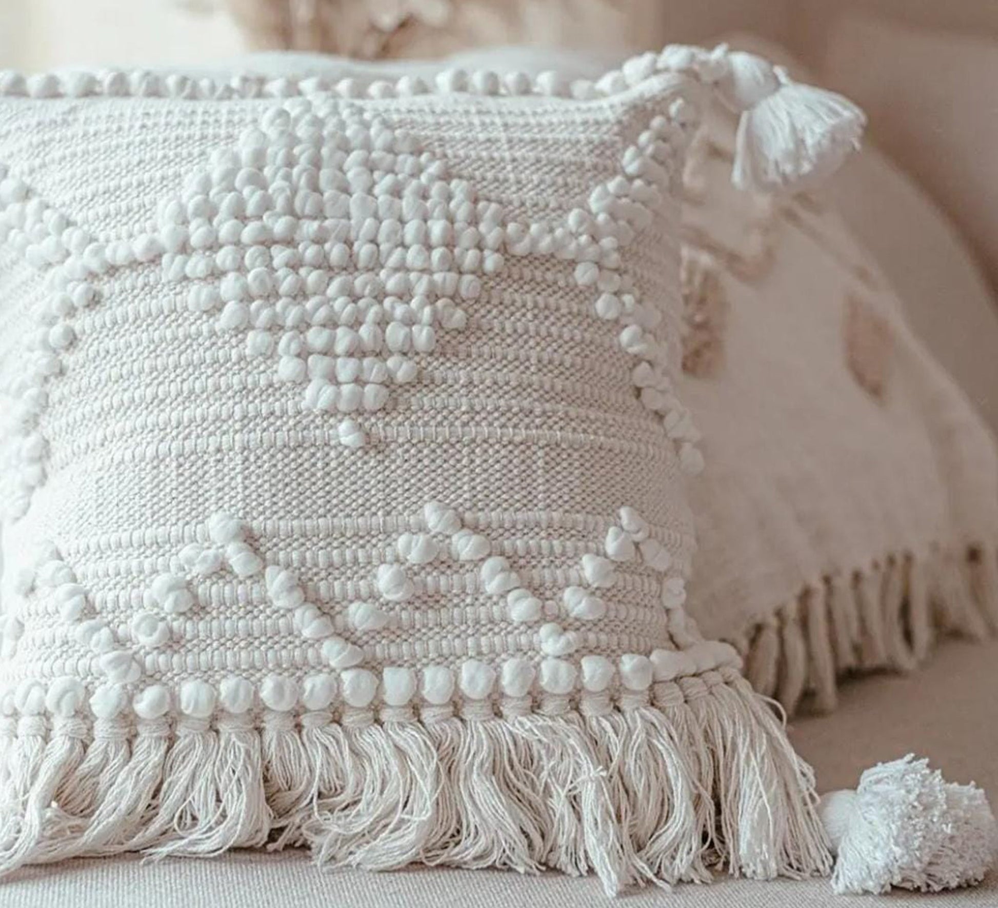 Cushions featuring bold patterns - Vitrine Furniture - Accessories