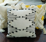 Cushions featuring exquisite details - Vitrine Furniture - Accessories